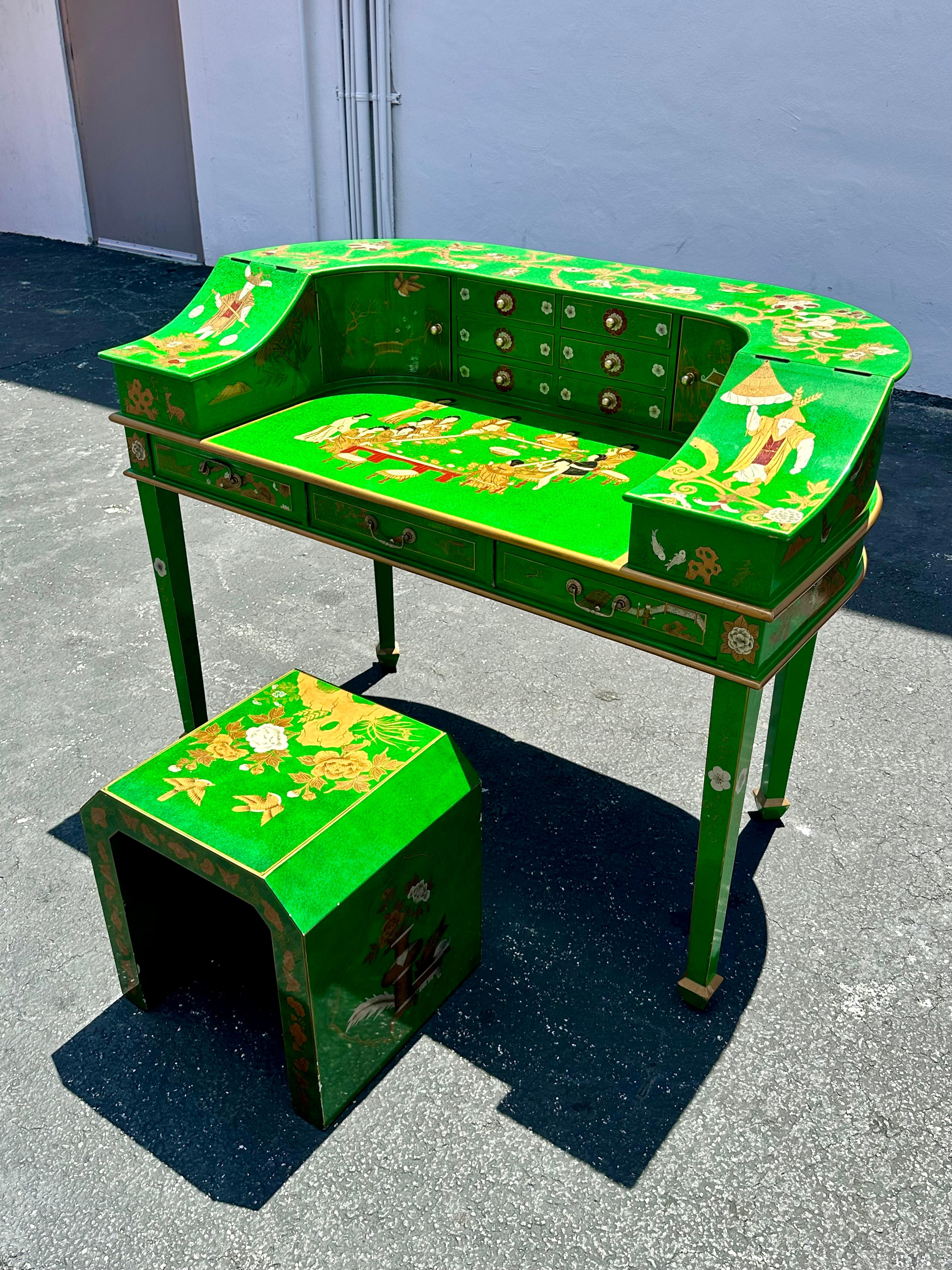 Asiatico Sgabello da scrivania Chinoiserie anni '70 dipinto a mano in verde malachite, Set di 2 in vendita