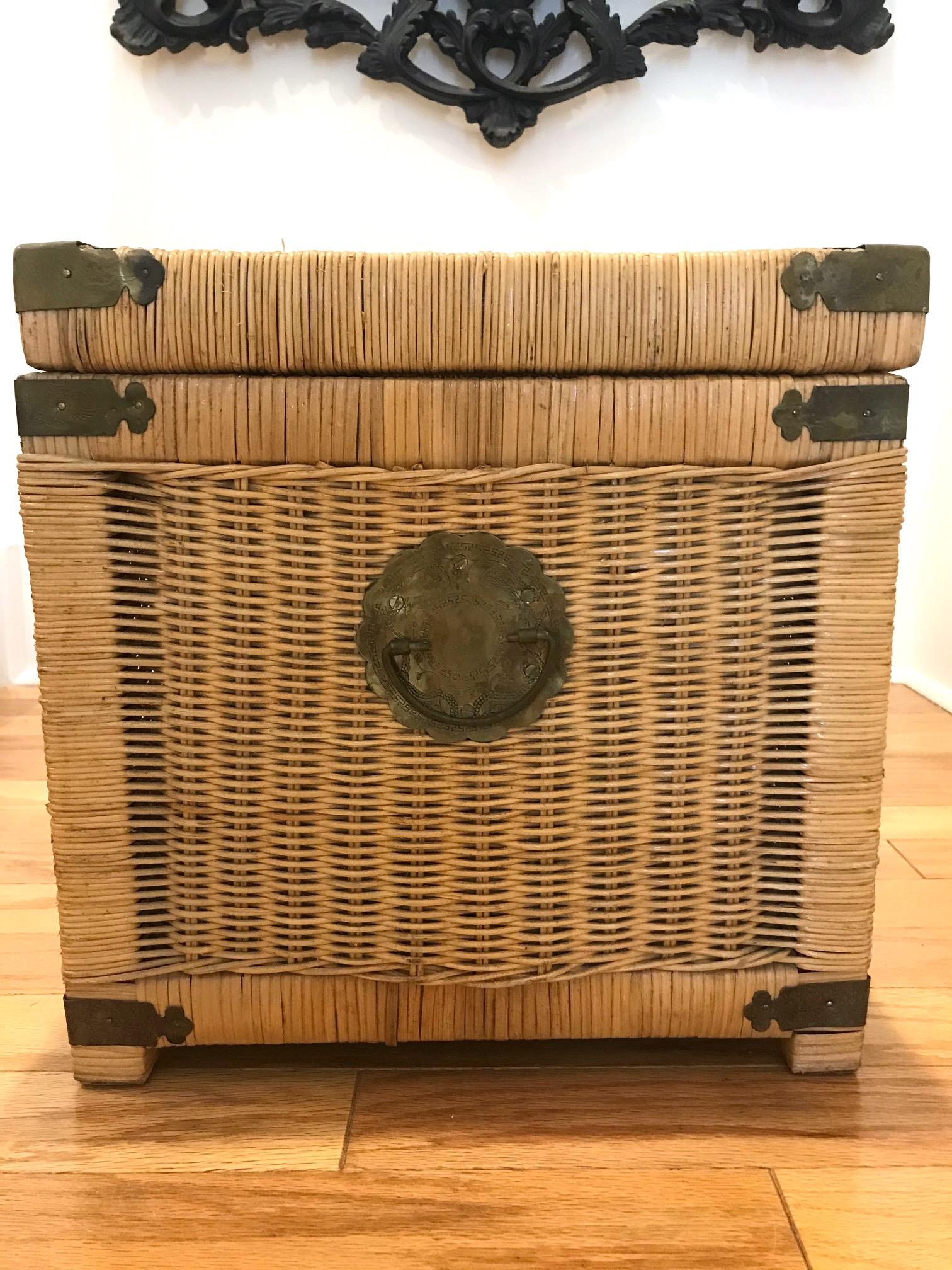 1970s Chinoiserie Handwoven Wicker Trunk or Blanket Chest with Brass Hardware In Good Condition In Fort Lauderdale, FL