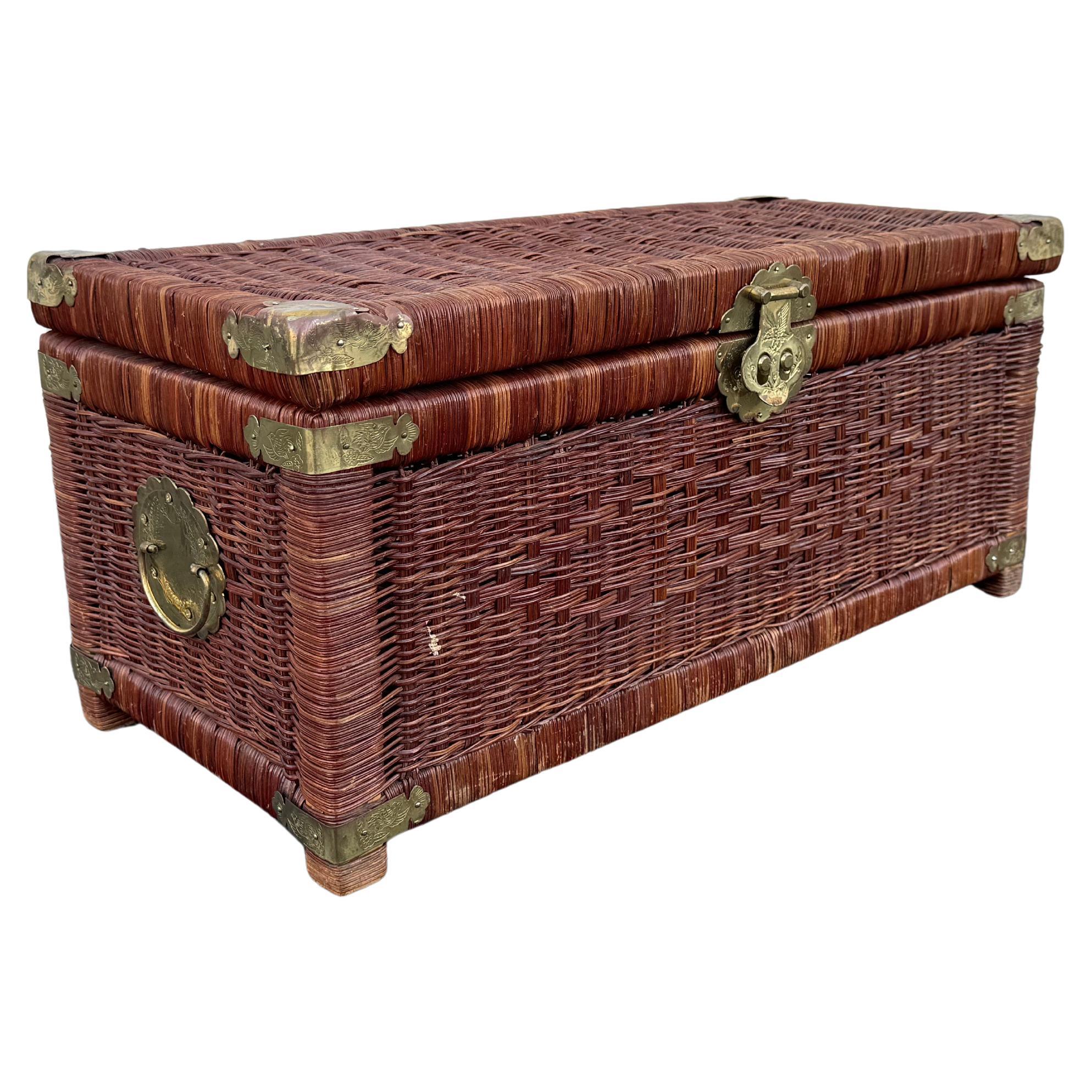 Cassapanca Chinoiserie anni '70 in rattan con accenti in ottone