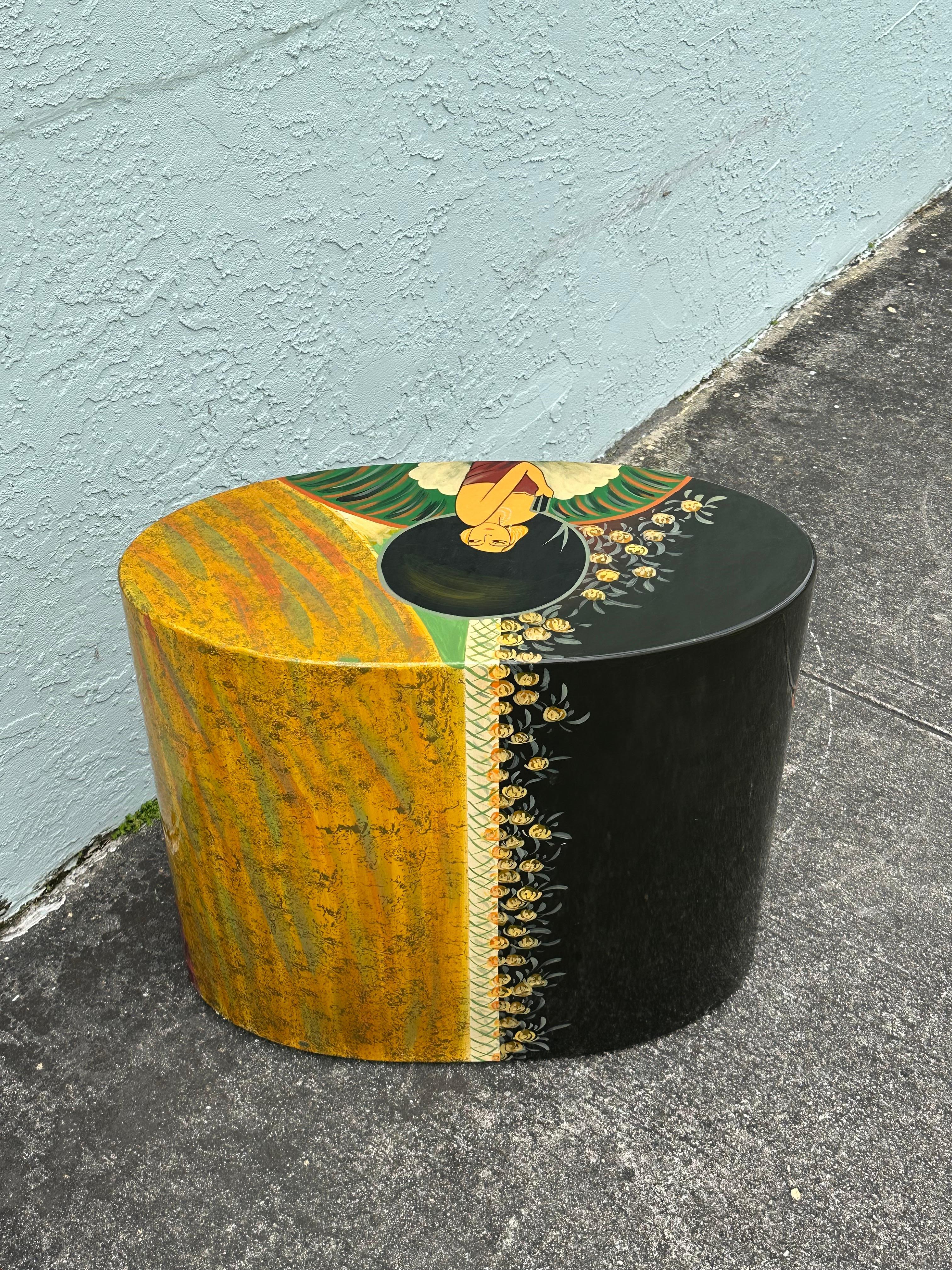 Table d'appoint ovale peinte à la main de style chinoiserie des années 1970 en vente 11