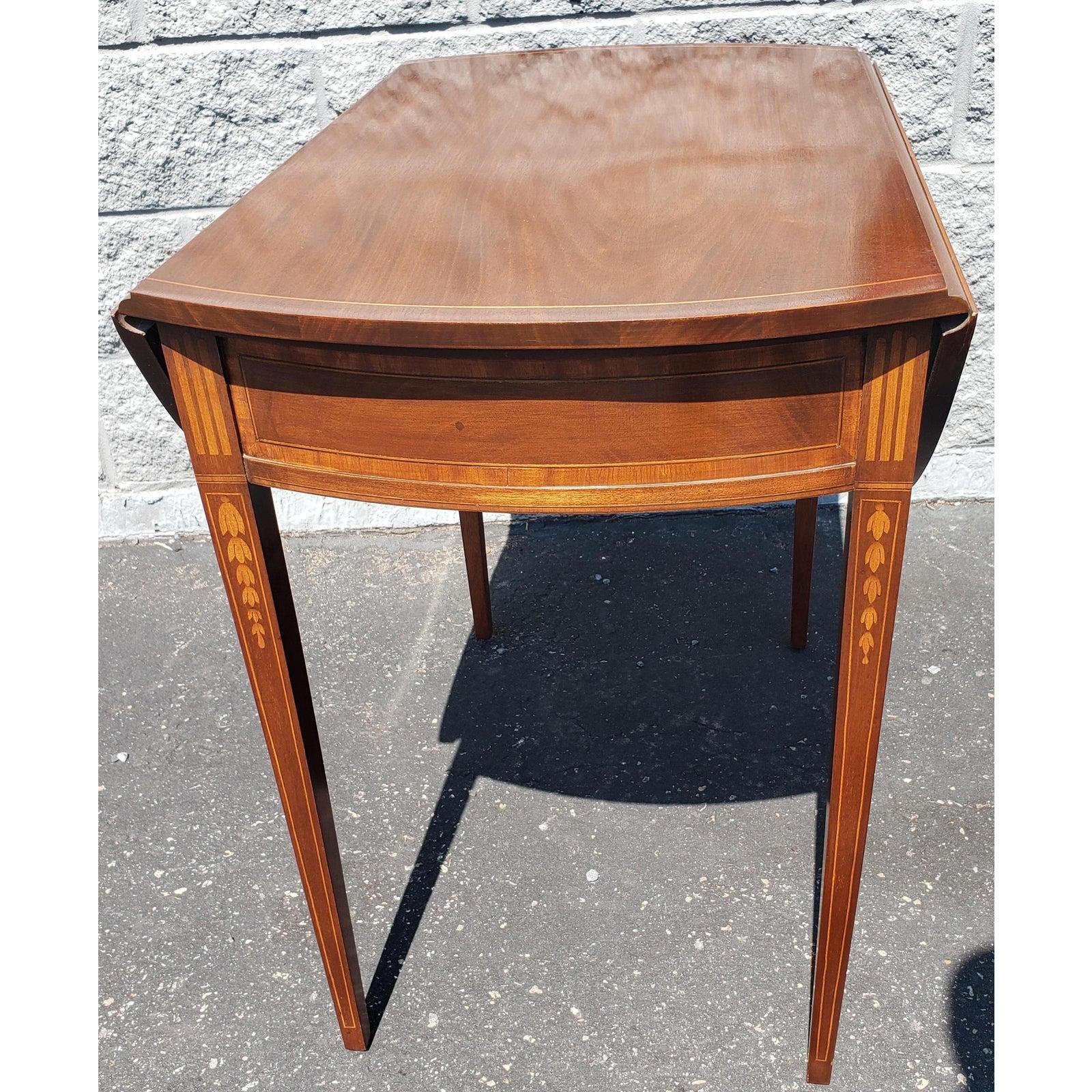 American 1970s Chippendale Inlaid Mahogany and Satin Wood Drop Leaf Pembroke Table