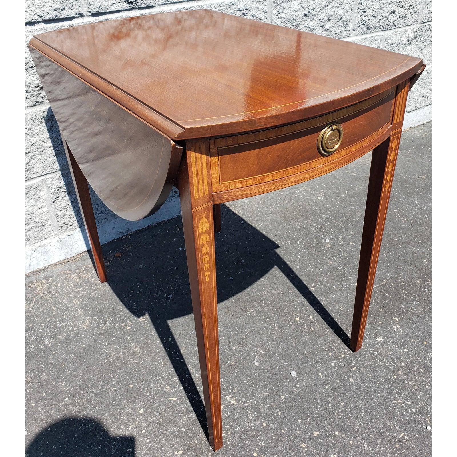 1970s Chippendale Inlaid Mahogany and Satin Wood Drop Leaf Pembroke Table 3