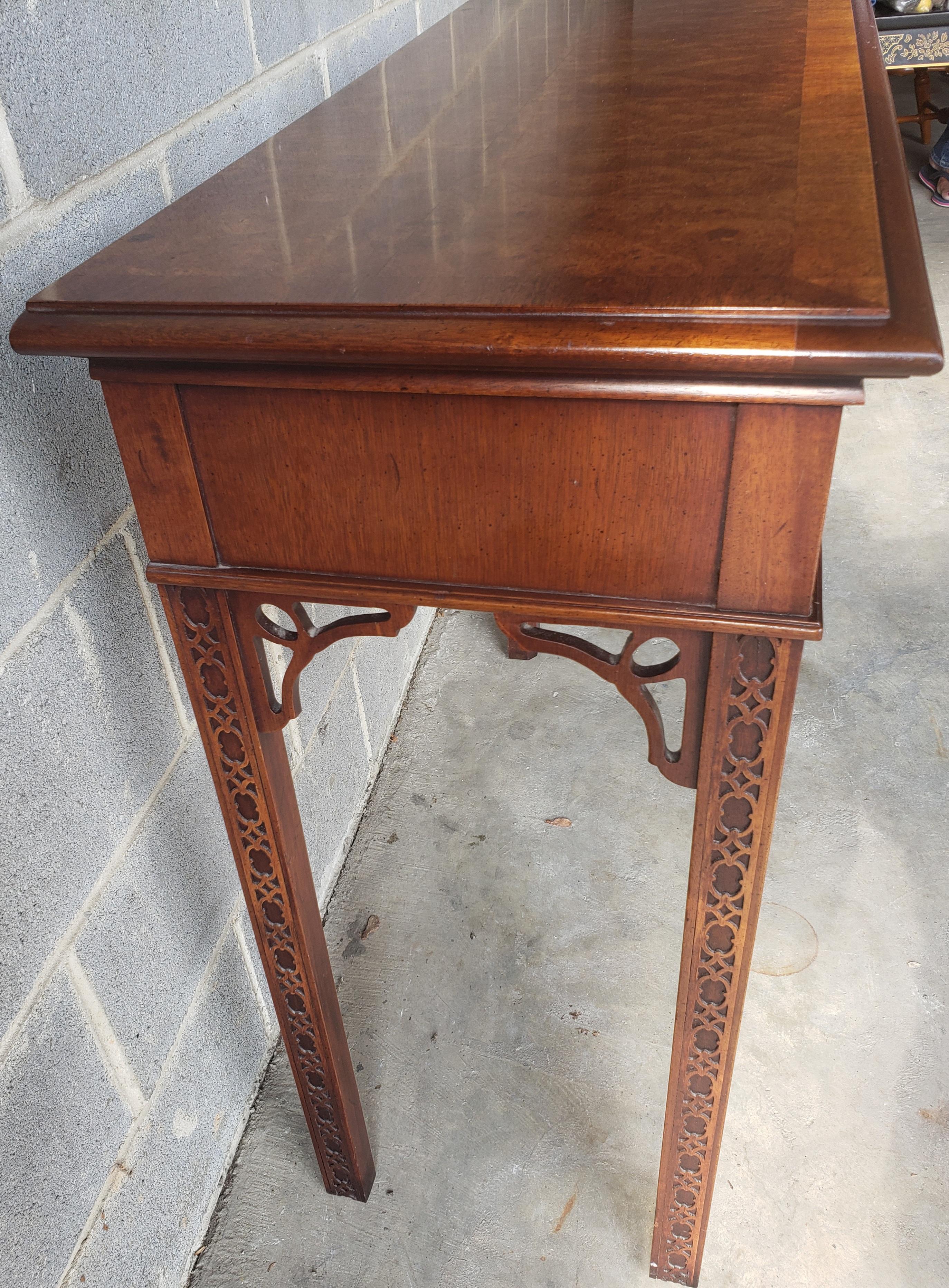 1970s Chippendale Walnut Burl Console Table with Fretwork and Banded Top In Excellent Condition For Sale In Germantown, MD