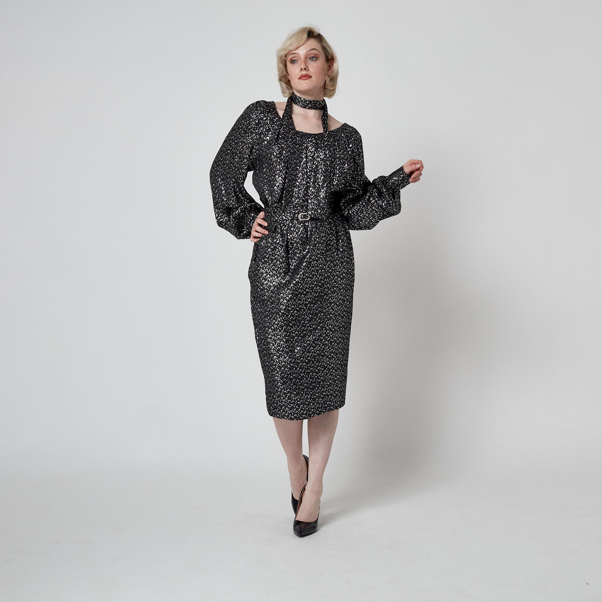1970s Christian Dior Black and Silver Lame Skirt Suit (4 pieces) For Sale 8
