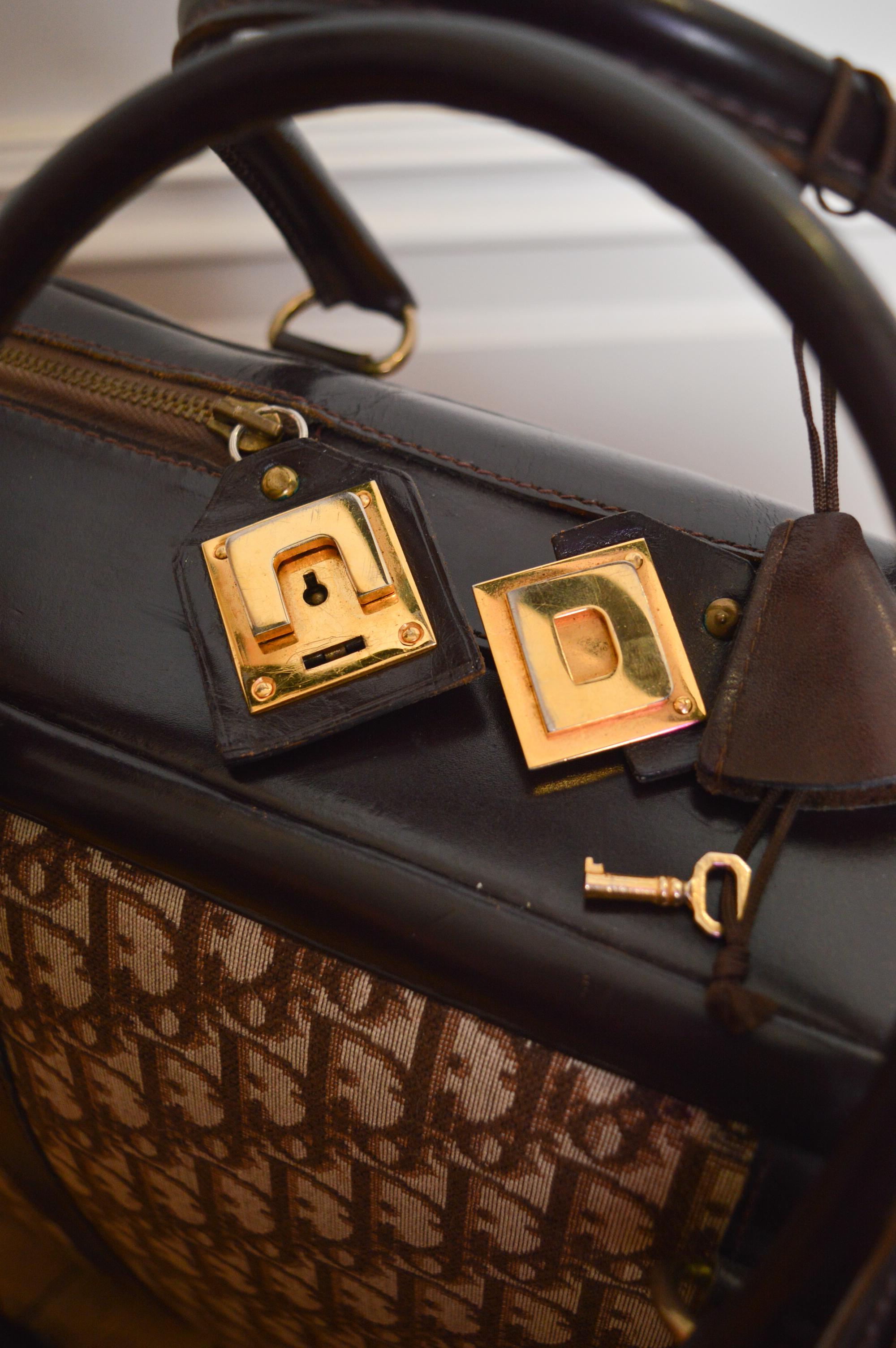 1970's CHRISTIAN DIOR Bolsa Maletas Trotter Monograma Cuero Marrón Lona en venta 3