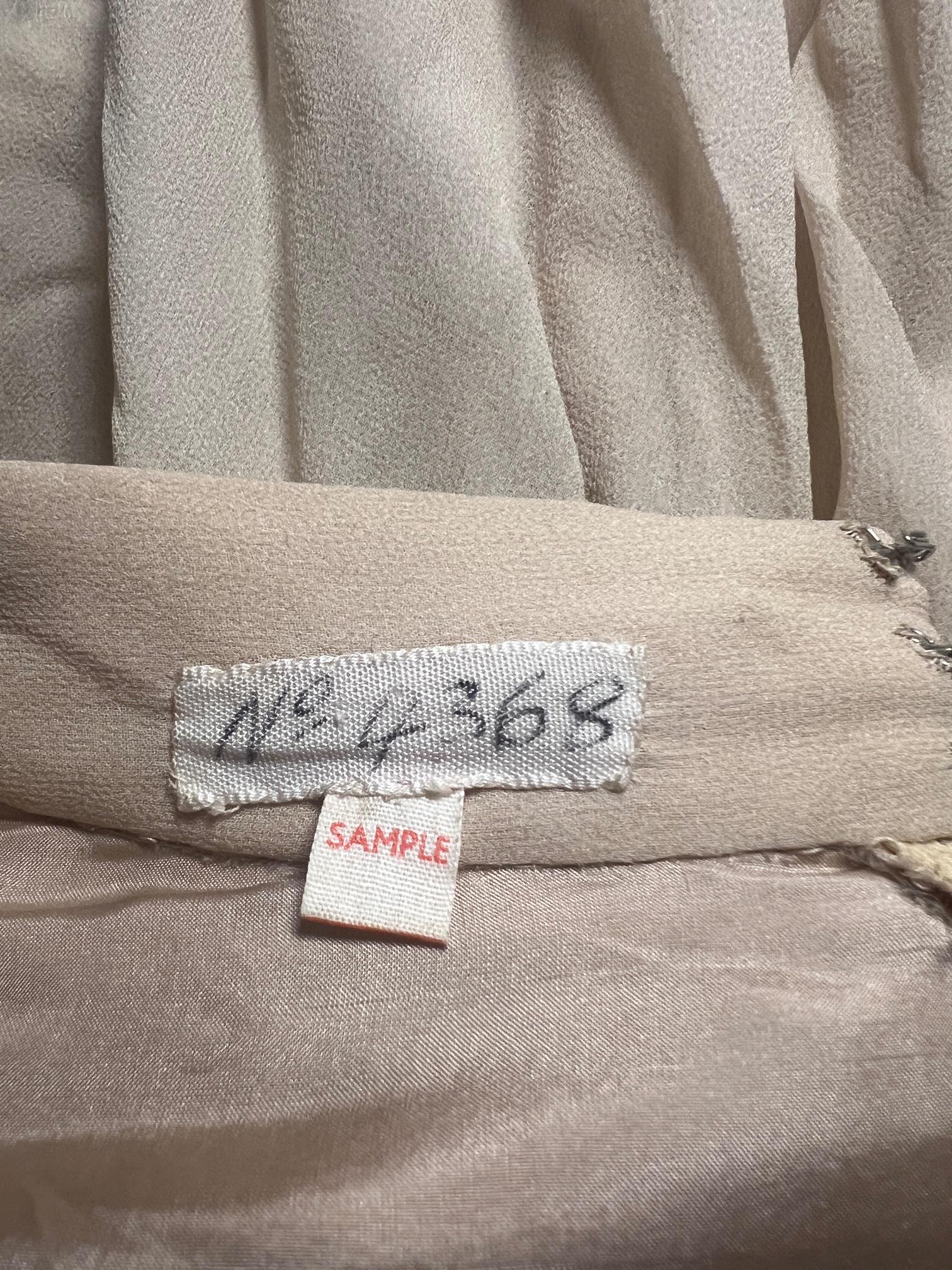 Vestido midi de seda con lentejuelas de color caramelo de Christian Dior de los años 70 en venta 1