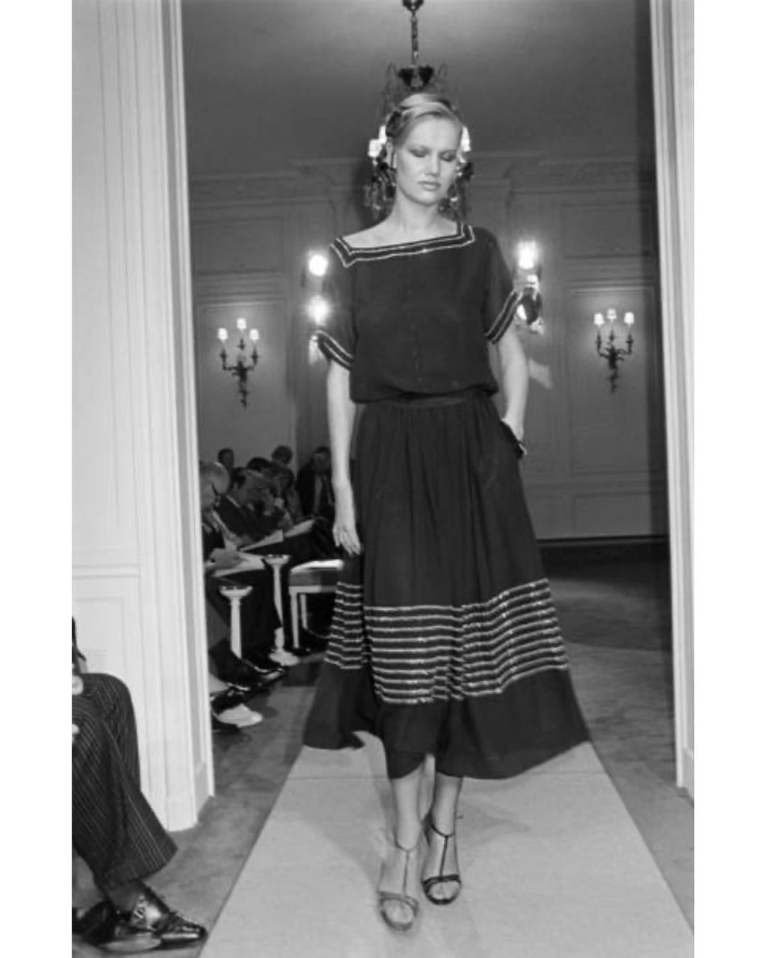 Vestido midi de seda con lentejuelas de color caramelo de Christian Dior de los años 70 en venta 4