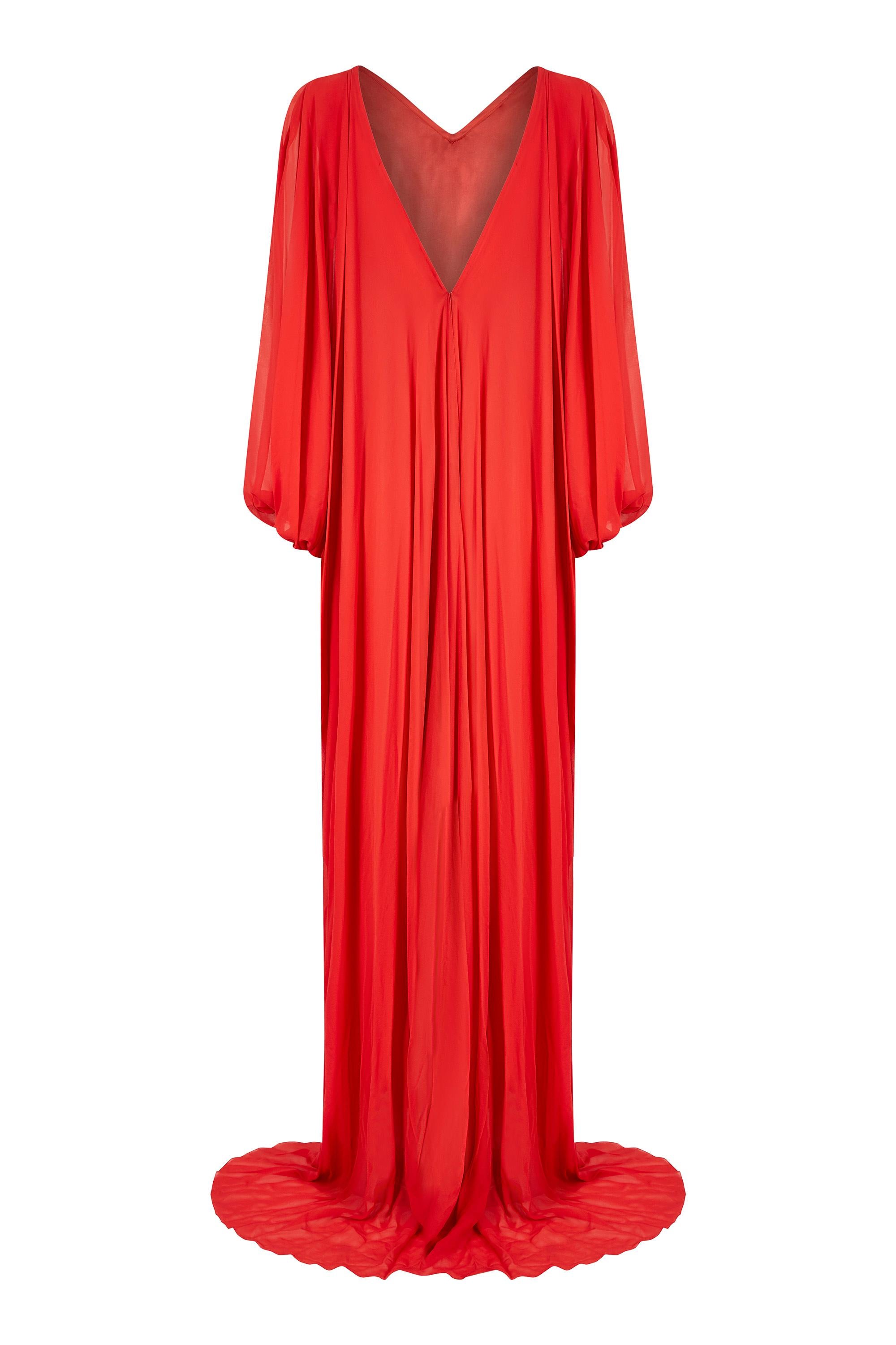 1970er Christian Dior Demi Couture Rotes Seiden-Chiffonkleid aus Seide im Zustand „Hervorragend“ im Angebot in London, GB