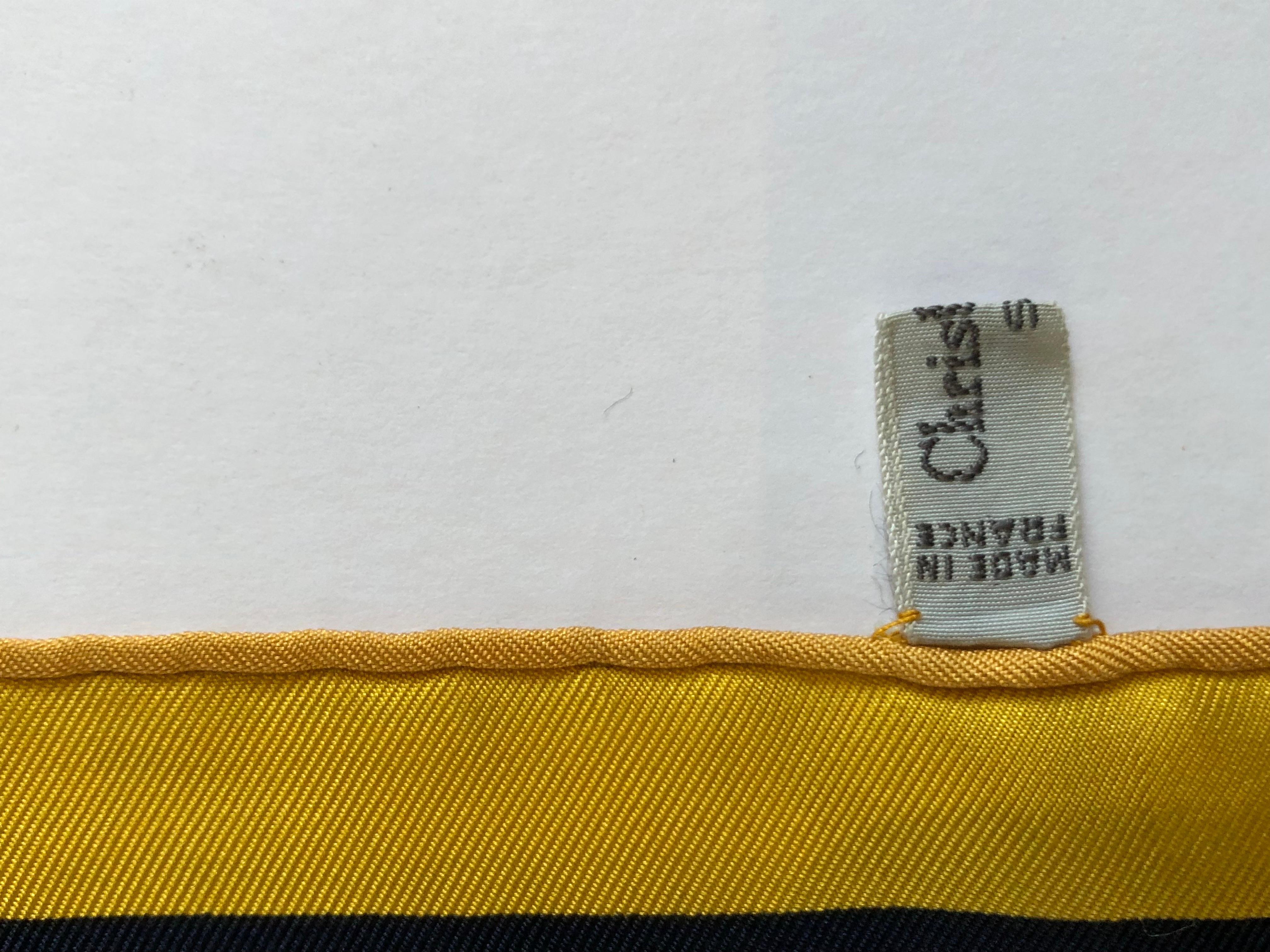 CHRISTIAN DIOR, écharpe en soie multicolore et dorée bleu marine, années 1970 en vente 3