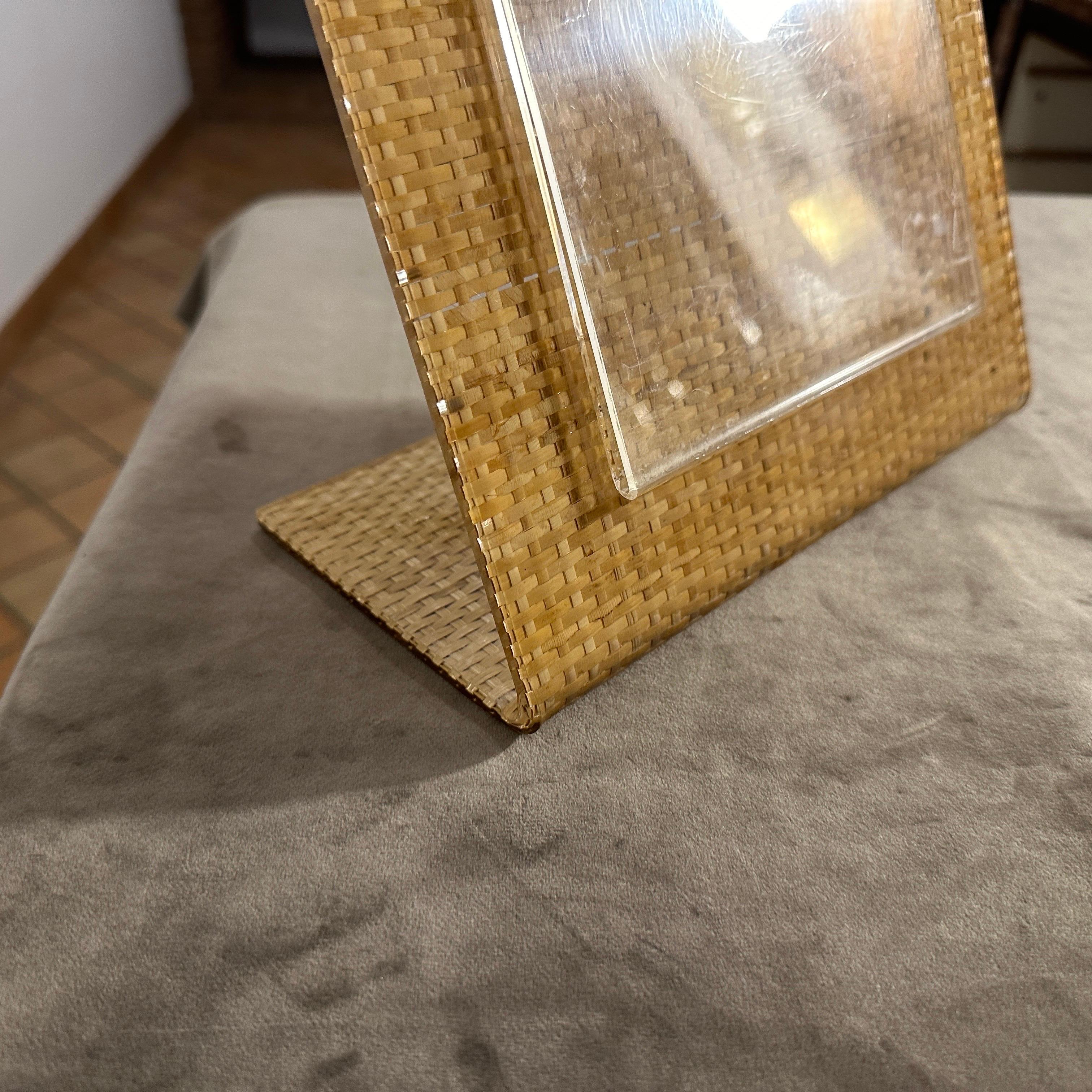 Cornice moderna in vimini e plexiglass degli anni '70 di Christian Dior Home Style In condizioni buone in vendita a Aci Castello, IT