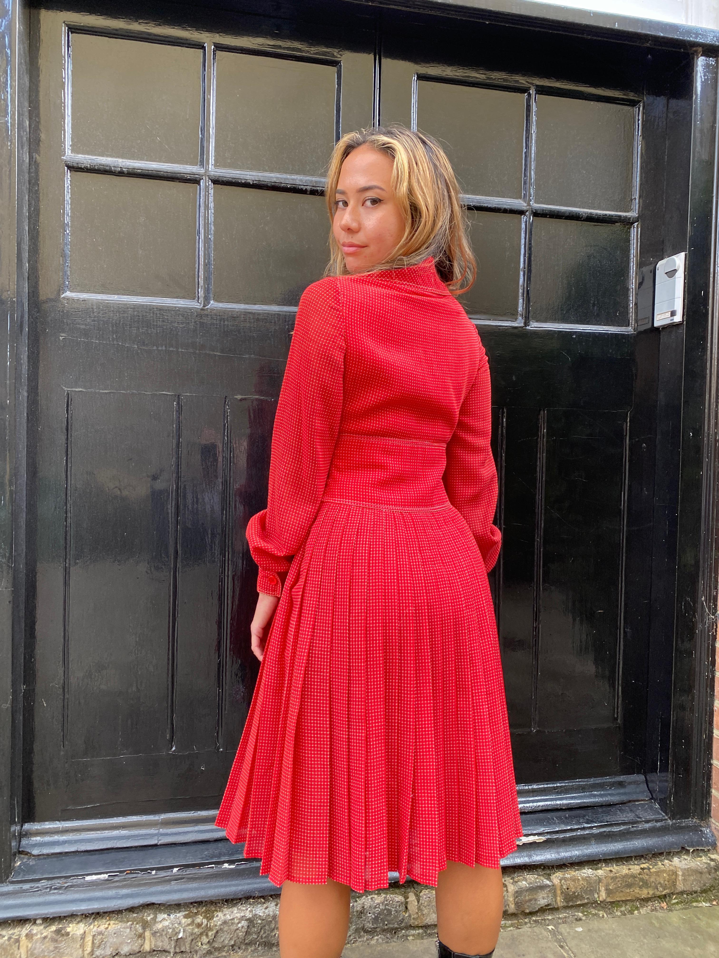1970er Christian Dior Rot kariertes Kleid im Angebot 5