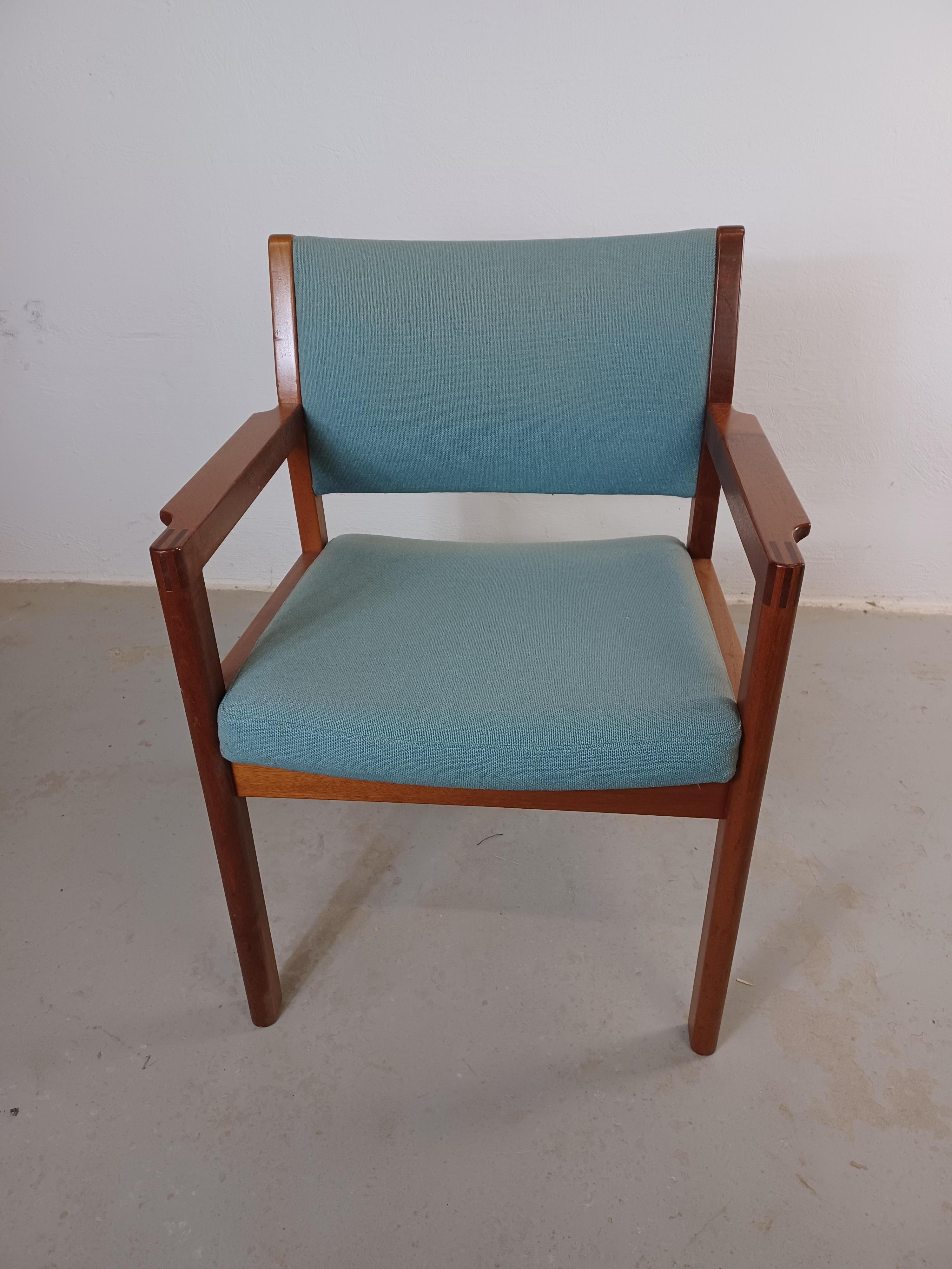 1970s Christian Hvidt Set of Two Restored Danish Armchairs in Mahogany im Angebot 5