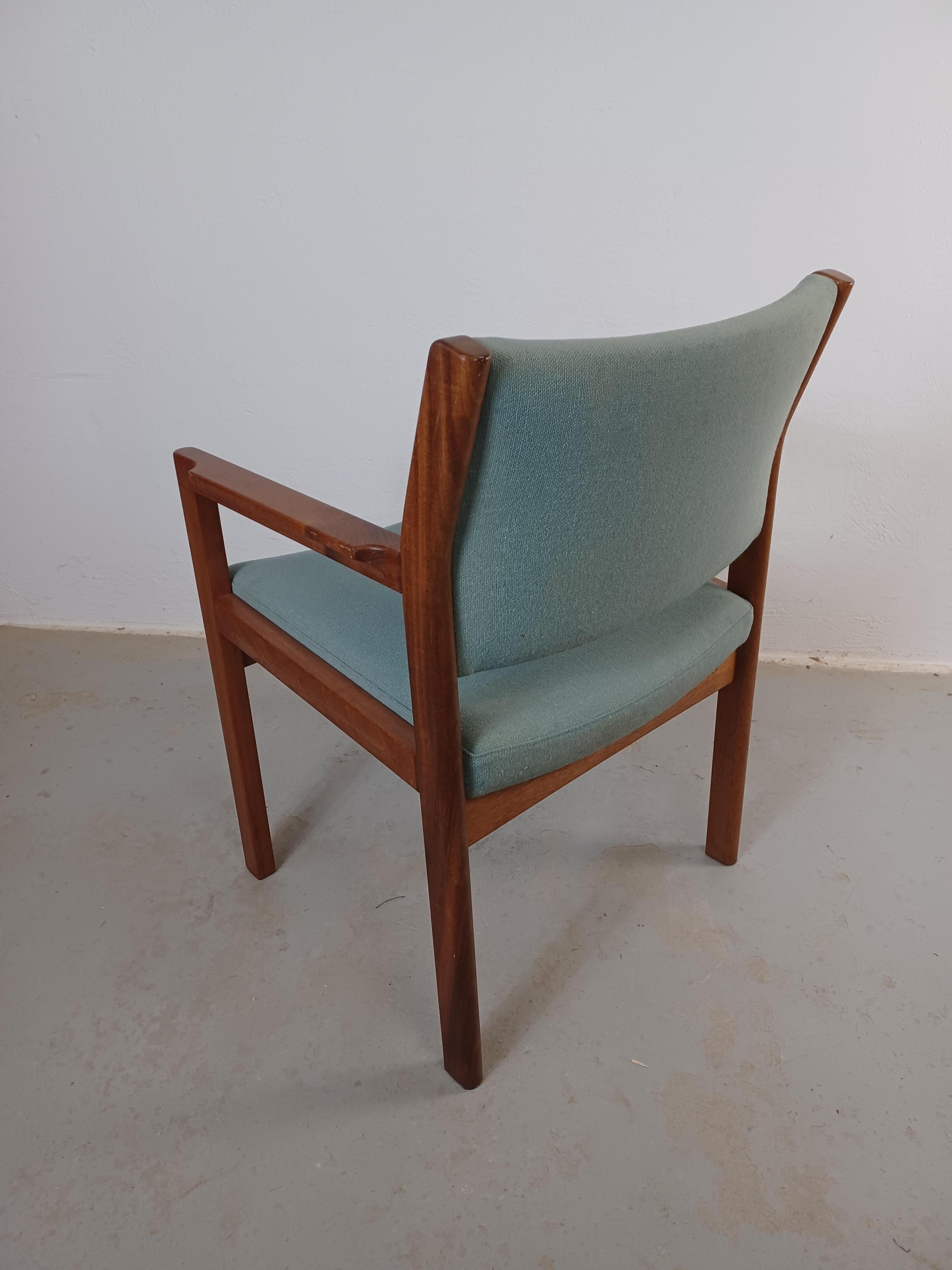1970s Christian Hvidt Set of Two Restored Danish Armchairs in Mahogany (Ende des 20. Jahrhunderts) im Angebot