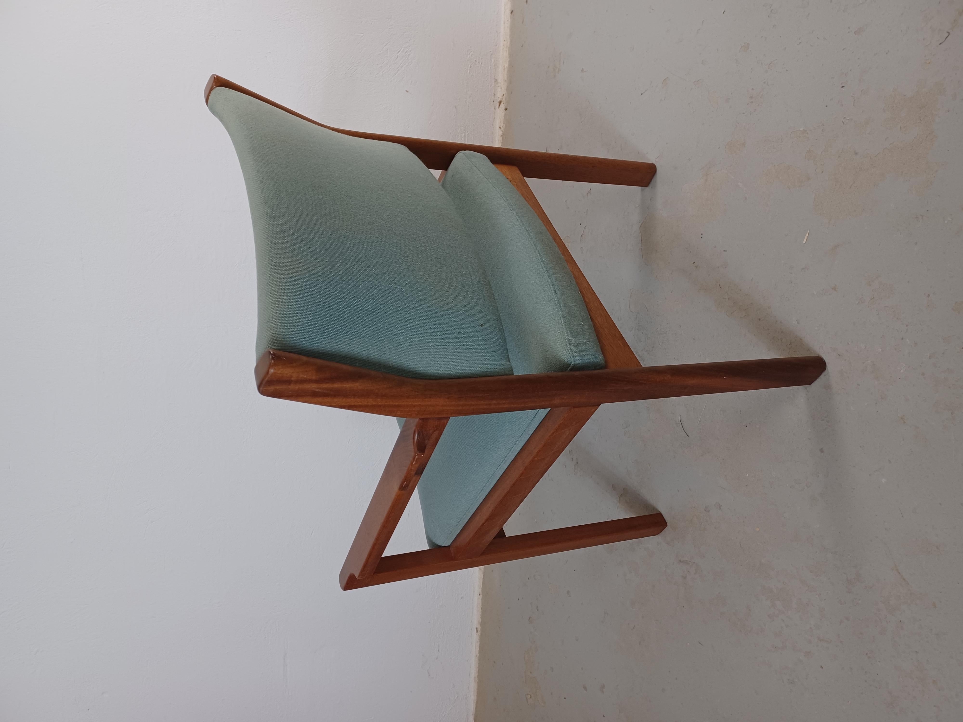 Fine XX secolo 1970s Christian Hvidt Set of Two Restored Danish Armchairs in Mahogany in vendita