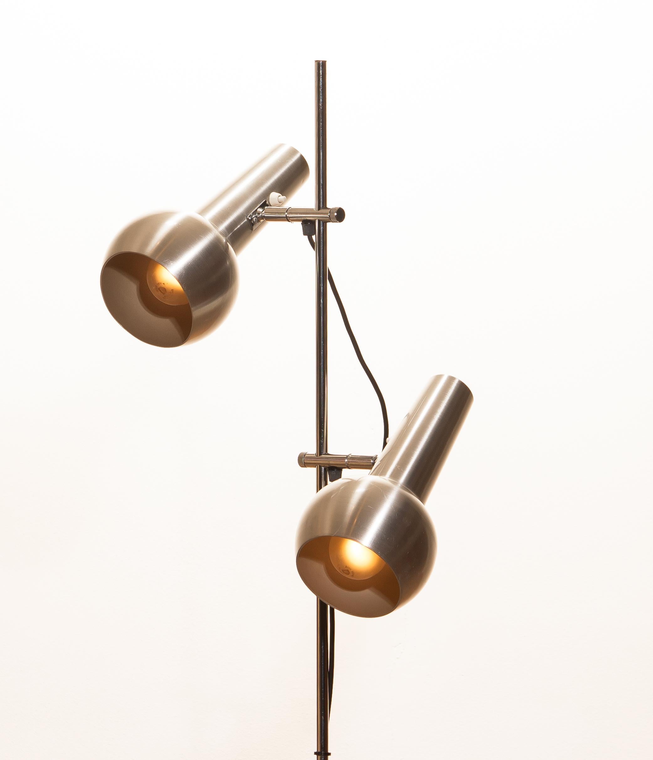 1970s, Chrome and Aluminium Double Shade Floor Lamp by Koch & Lowy In Good Condition In Silvolde, Gelderland