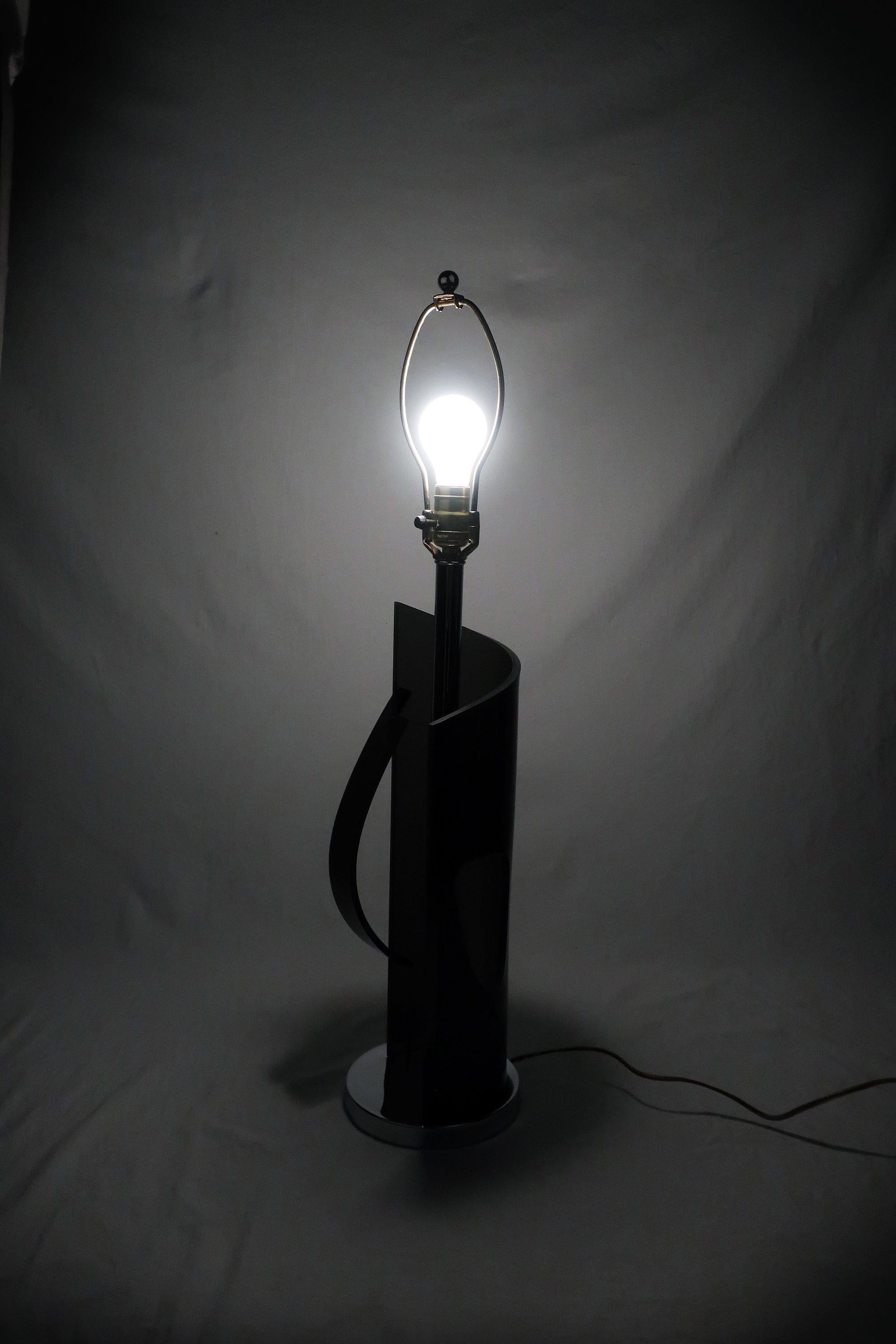 1970s Chrome and Black Laurel Style Lucite Table Lamp 2