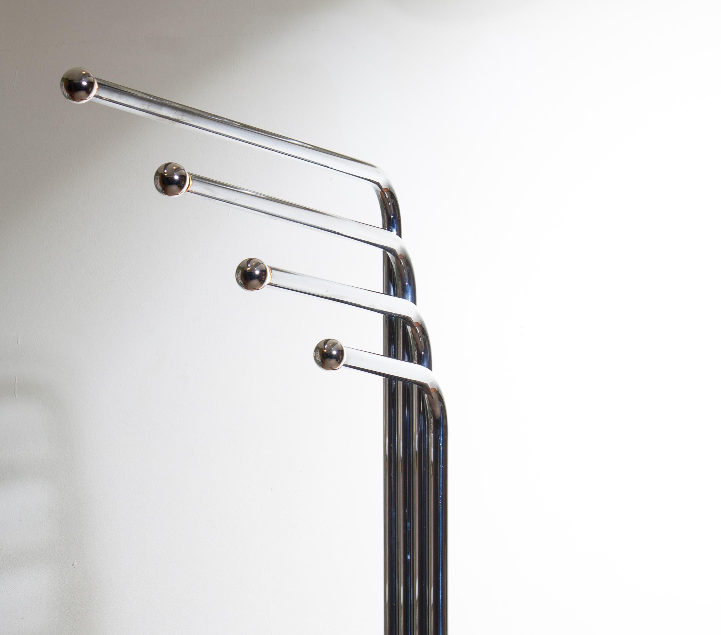 Metal 1970s Chrome and Black Tube Floor Lamp by Goffredo Reggiani for Reggiani, Italy