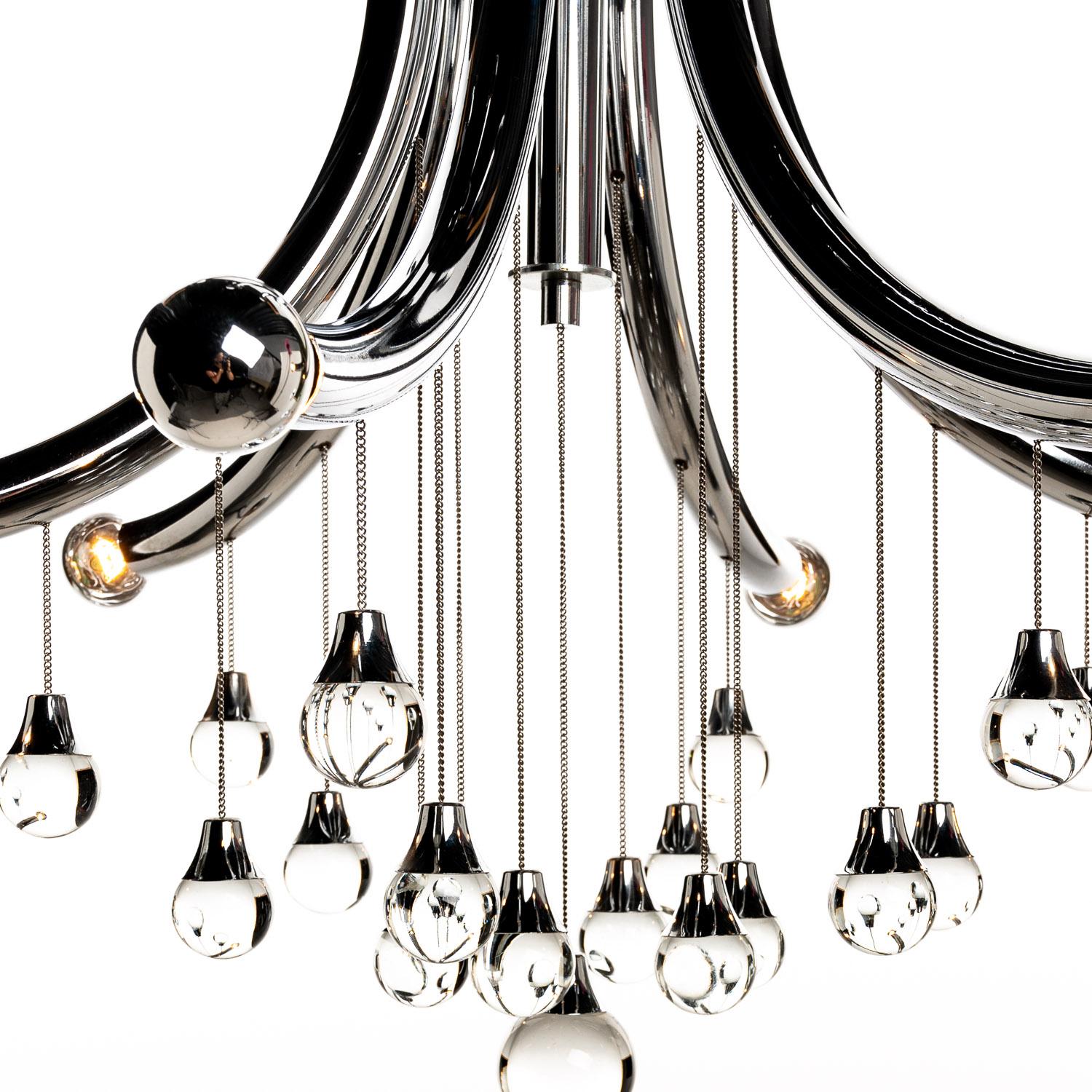 Italian 1970s Chrome and Glass Chandelier by Sciolari  For Sale