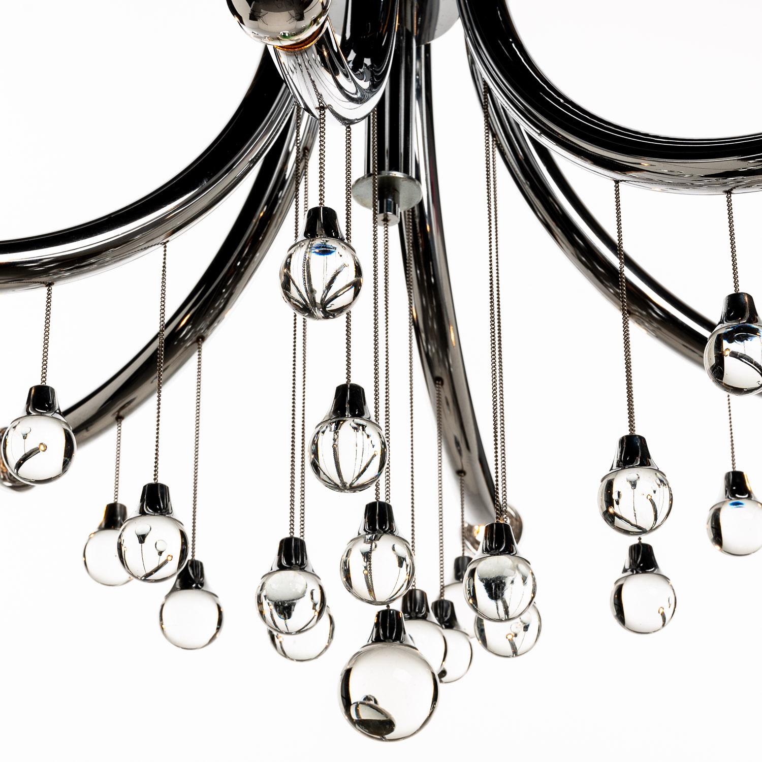 1970s Chrome and Glass Chandelier by Sciolari  In Good Condition For Sale In Schoorl, NL