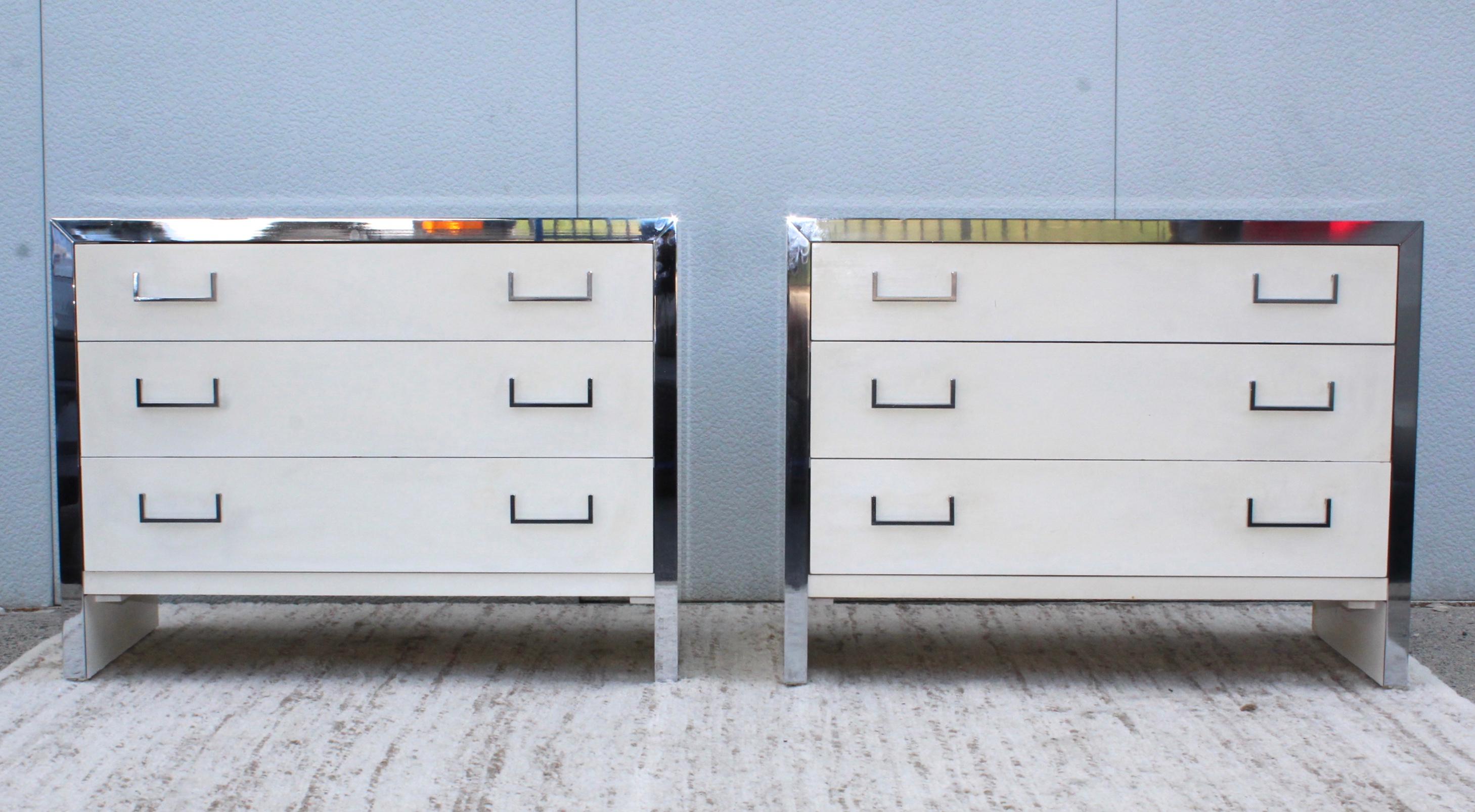 Stunning pair of large 1970s chrome and lacquer 3 drawers dressers by John Stuart.