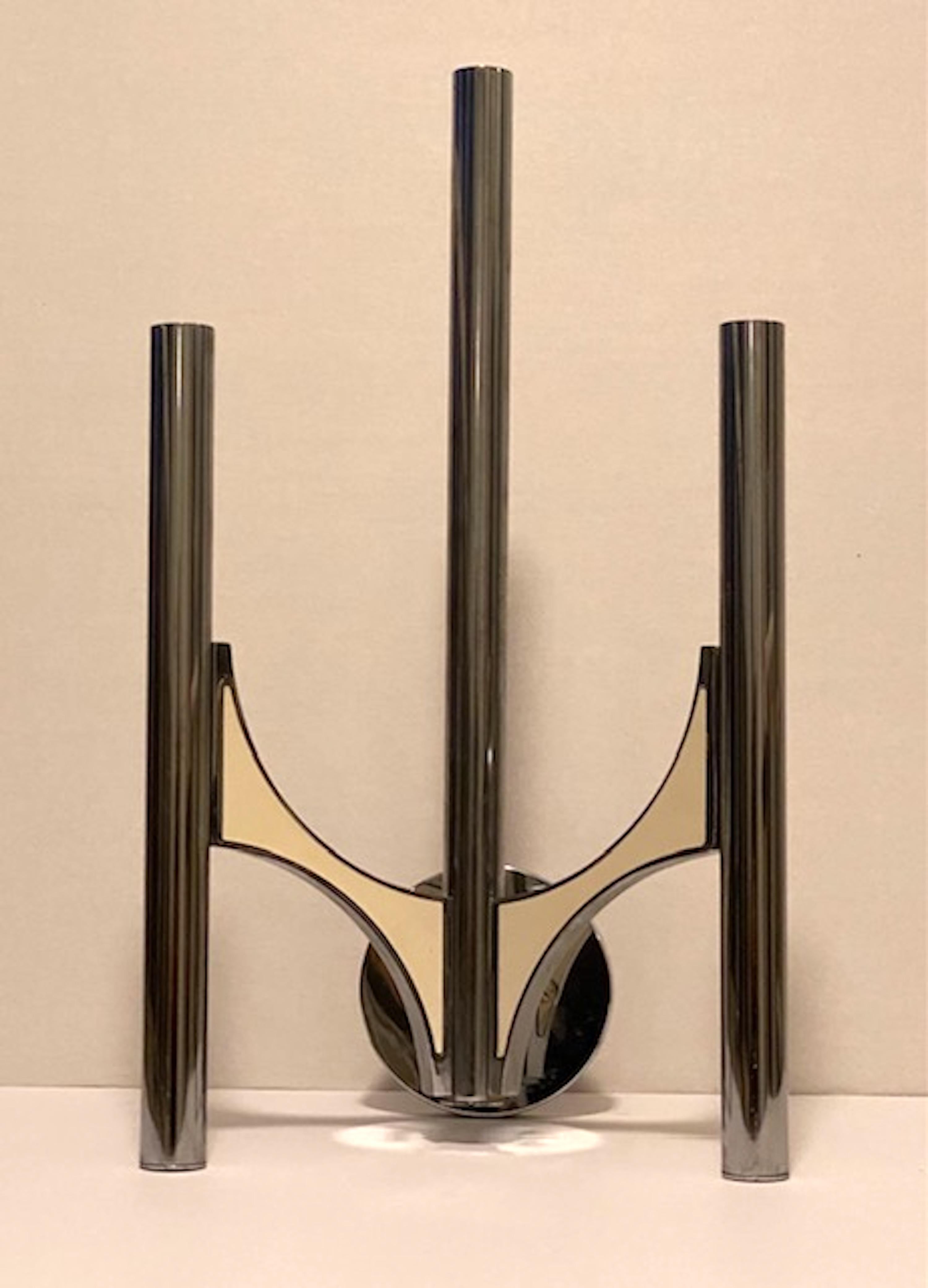 Mid-Century Modern 1970s Chrome and Metal 3 Light Single Sconce by Gaetano Sciolari For Sale