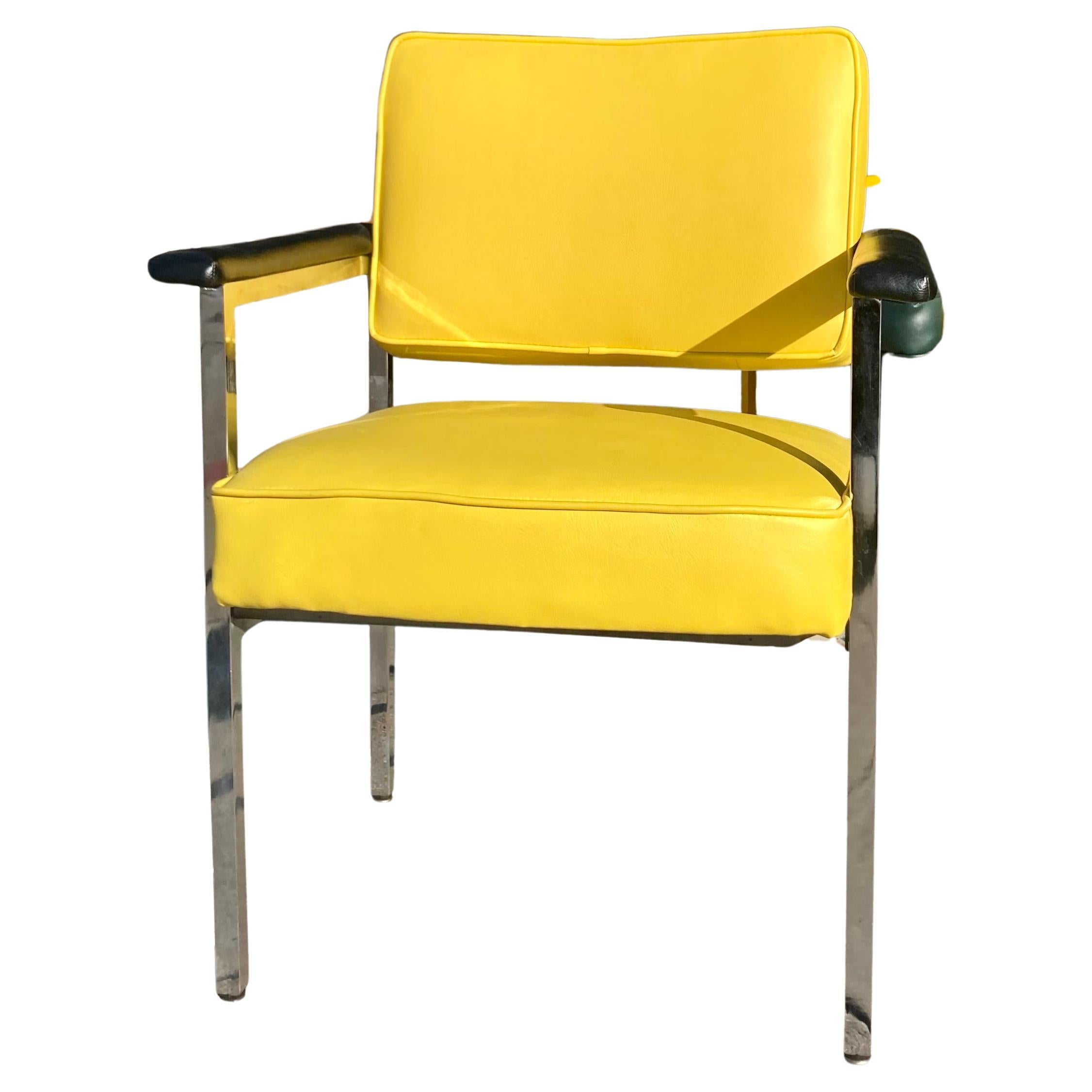Fauteuil Steelcase chromé et vinyle jaune des années 1970