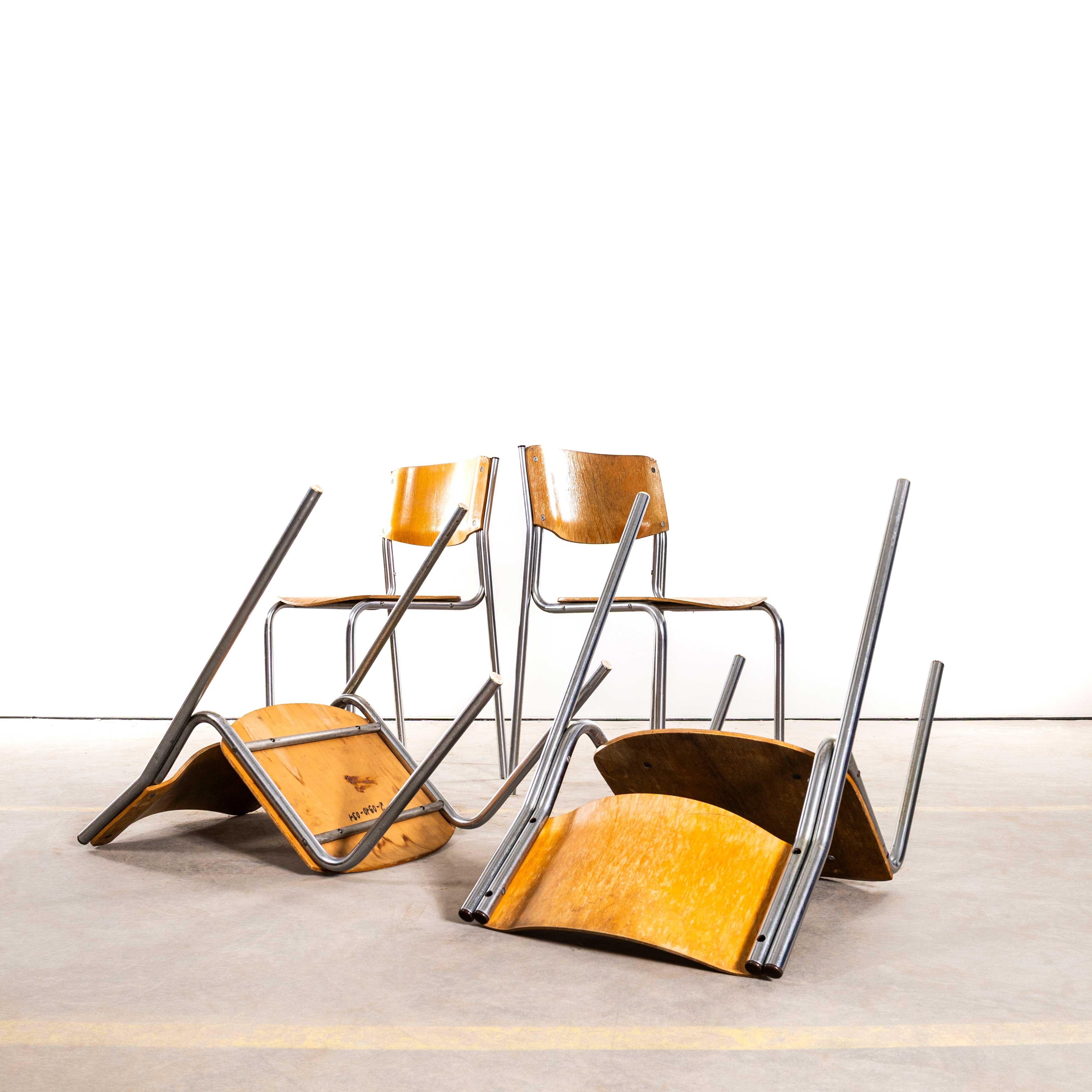 1970's Chrome Frame Stapeln Universität Esszimmerstühle im Angebot 1