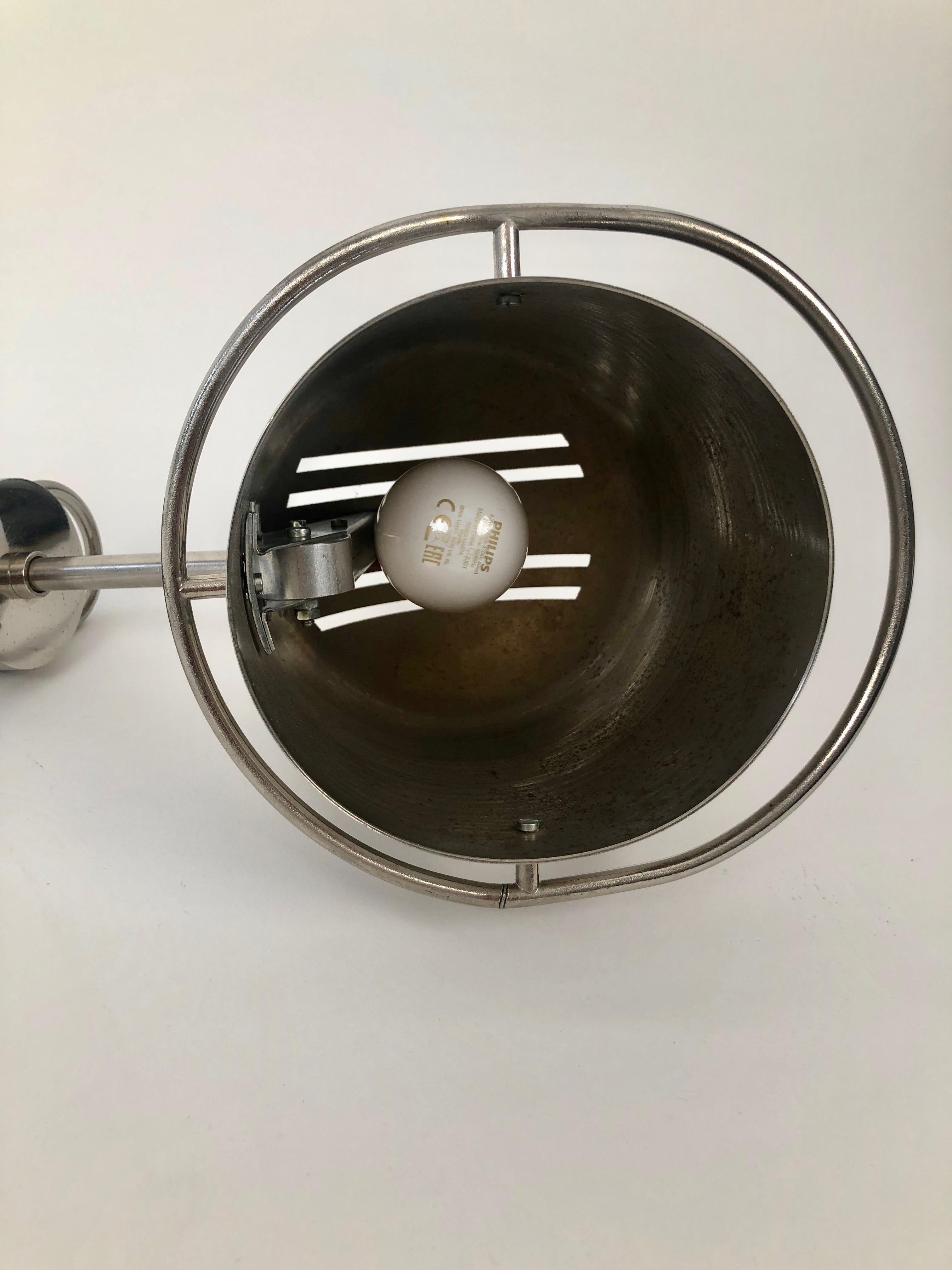 Lámpara de mesa industrial cromada de los años 70, Helago, República Checa Metal en venta