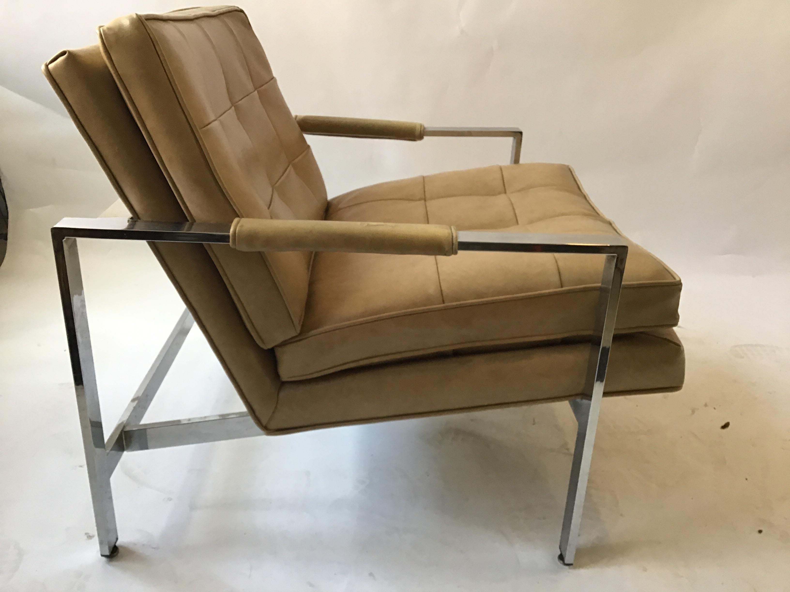 1970s Chrome Lounge Chair In Fair Condition In Tarrytown, NY