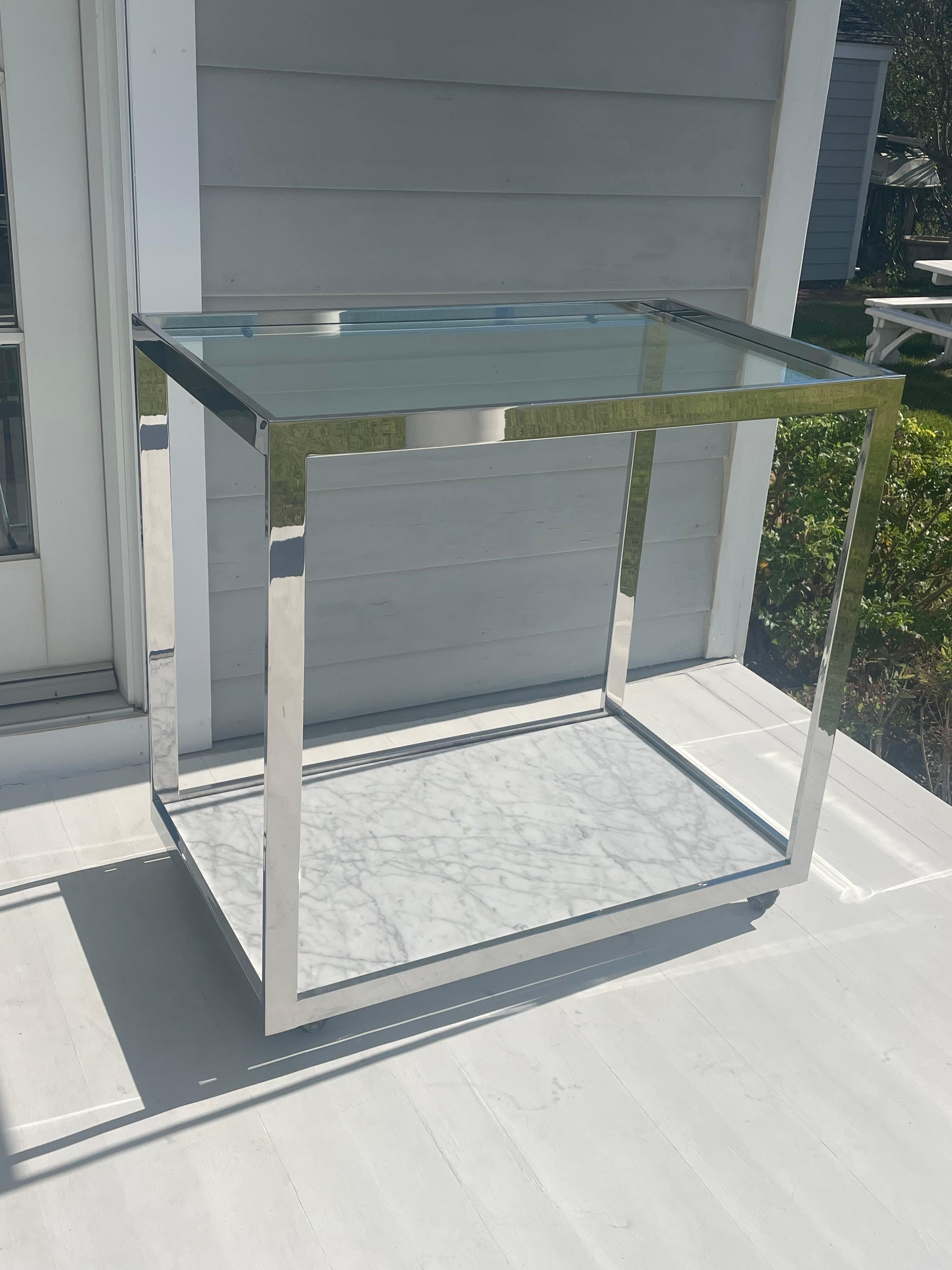 1970s Chrome, Marble and Glass Bar Cart on Wheels In Good Condition For Sale In New York, NY