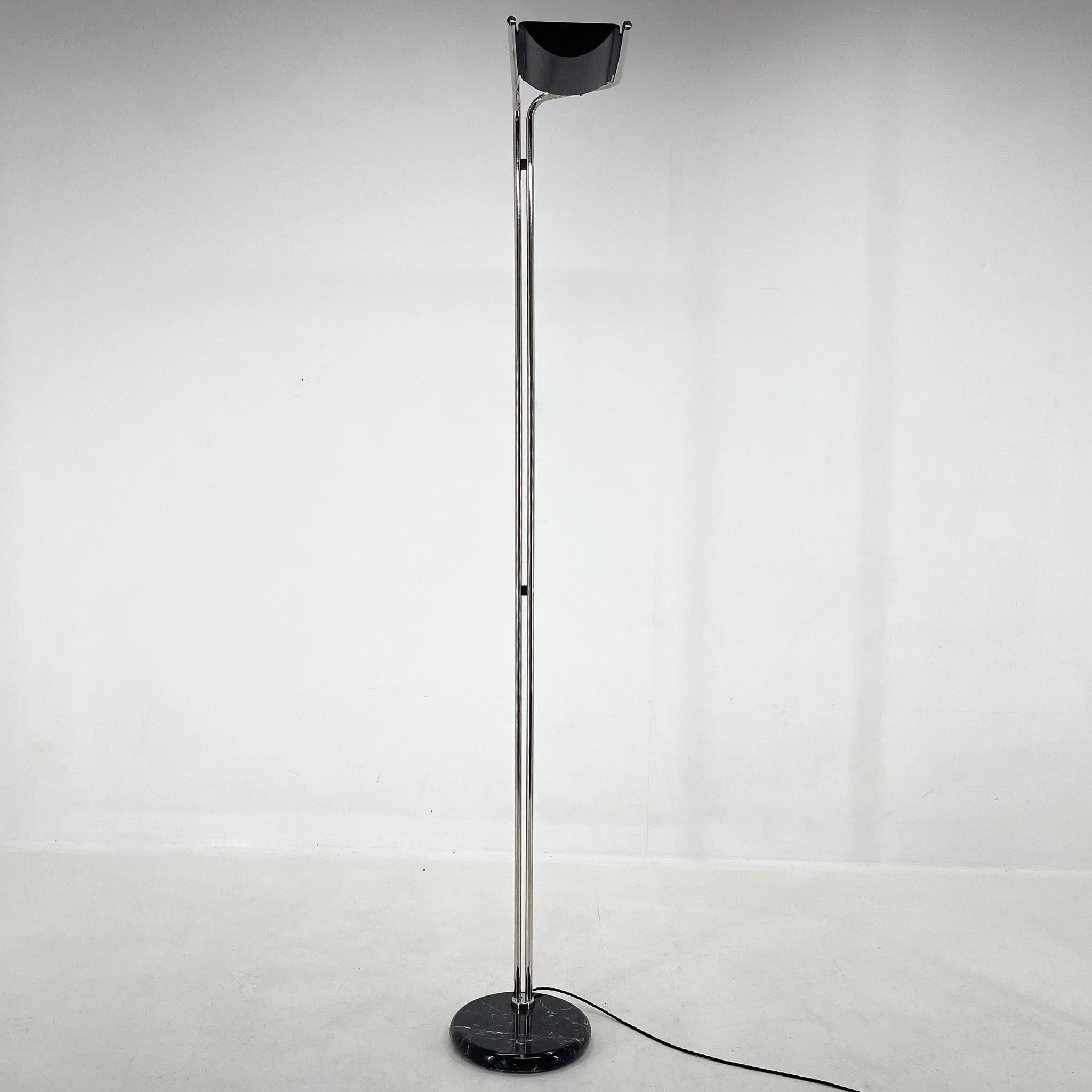 1970's Chrome & Marble Floor Lamp by Bruno Gecchelin for Guzzini, Italy In Good Condition For Sale In Praha, CZ