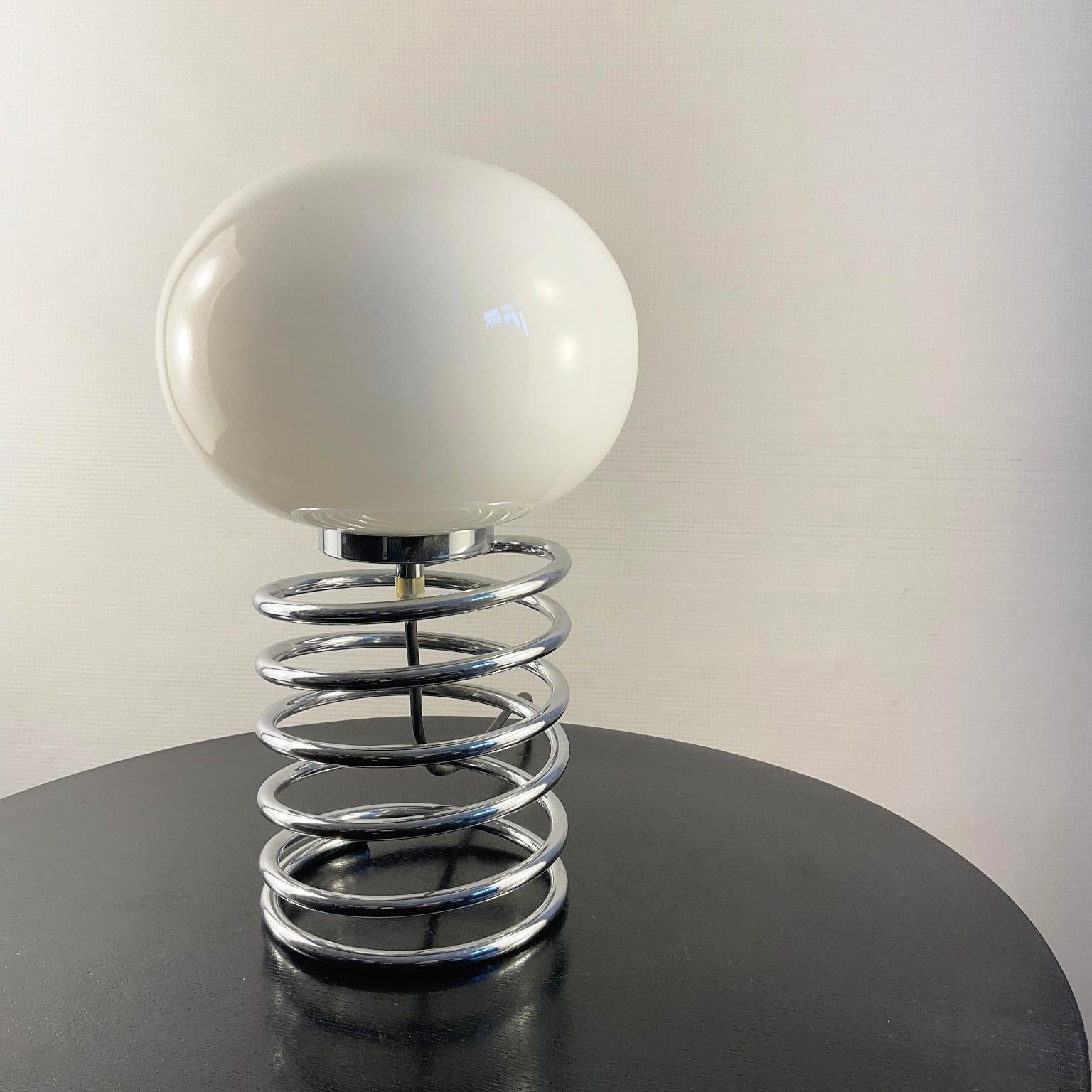 Lampe de table des années 1970 attribuée à Ingo Maurer en forme de printemps Bon état - En vente à London, GB
