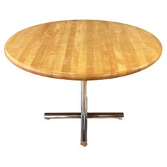 Table de boucherie des années 1970 avec base en tube chromé et plateau rond en érable épais