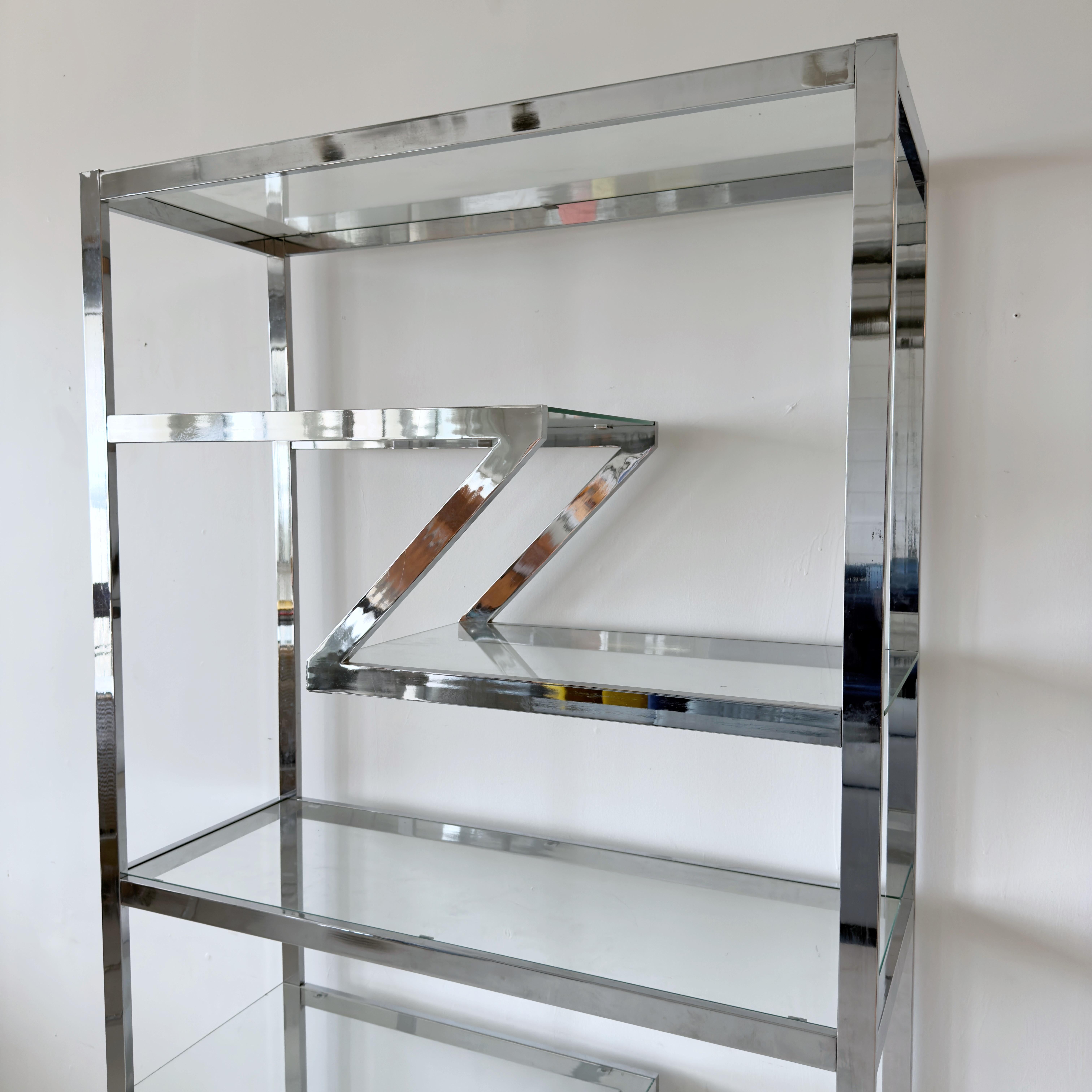 Etagère Zig/One en chrome des années 1970 par Design Institute of America (DIA). 7 étagères au total et réversibles.

📍 Consultable à Los Angeles (90057)

🌍 Expédition dans le monde entier

dimensions :

H79