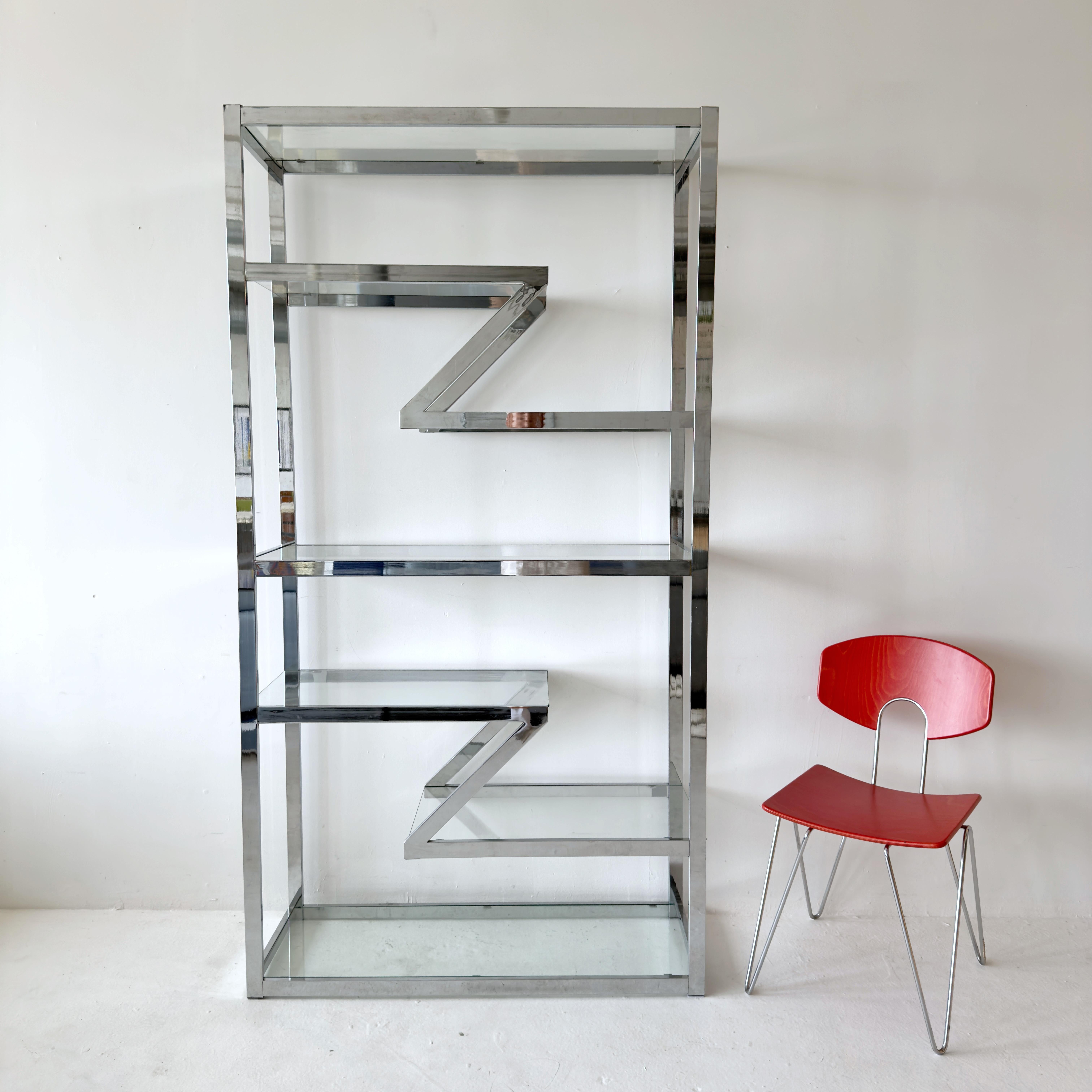 Mid-Century Modern Etagère Zig Zag en chrome des années 1970 par Design Institute of America (DIA) en vente