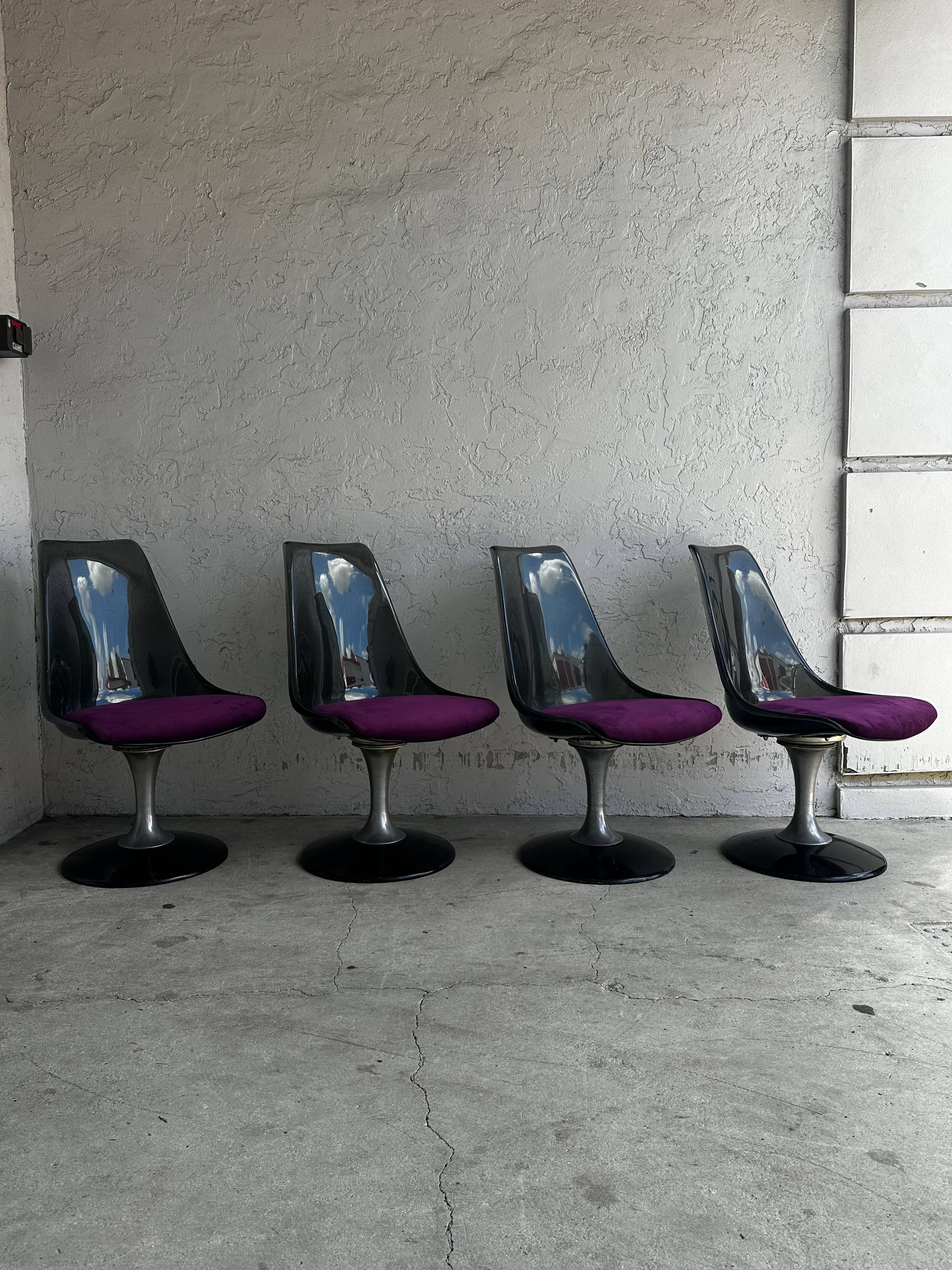 Late 20th Century 1970s Chromecraft Smoked Lucite Tulip Chairs Dining Table, Set of 5 For Sale