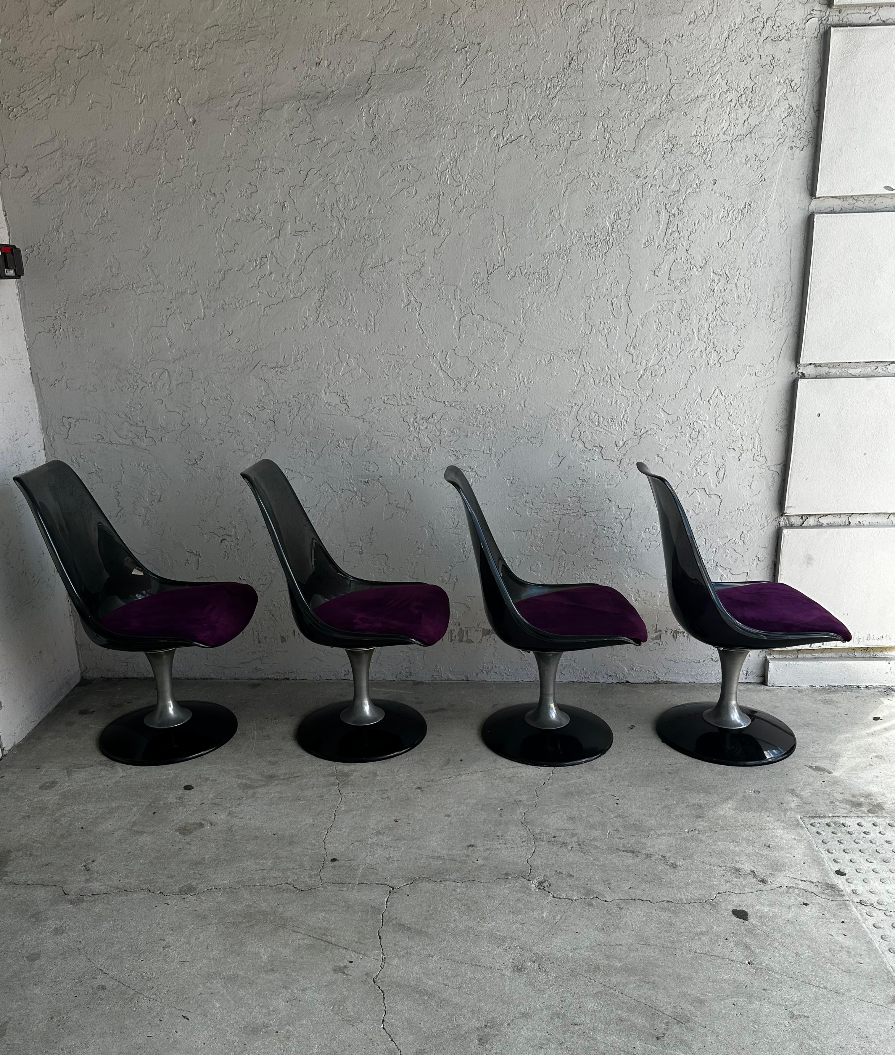 Steel 1970s Chromecraft Smoked Lucite Tulip Chairs Dining Table, Set of 5 For Sale