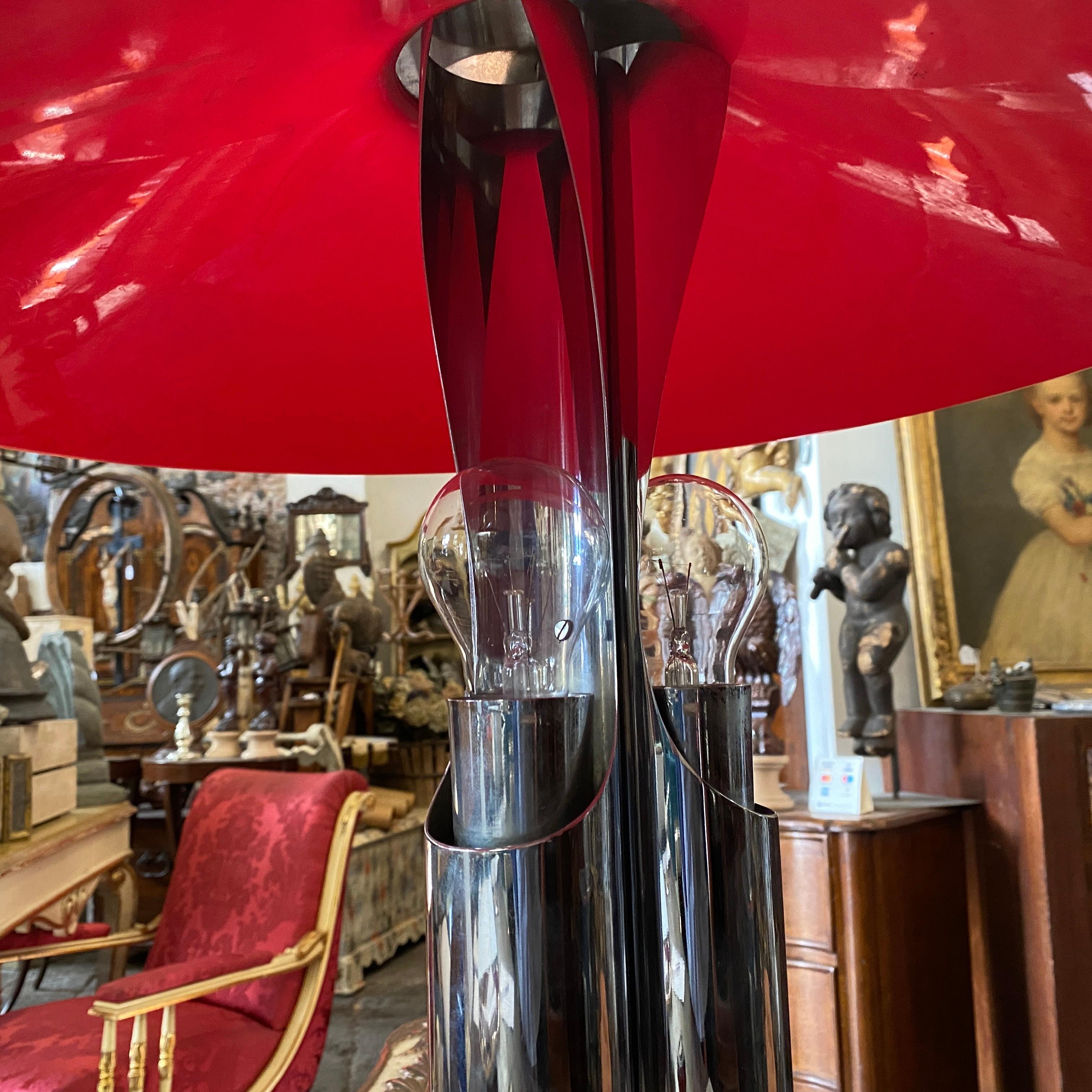 1970s Chromed Metal and Red Acrylic Space Age Italian Table Lamp For Sale 7