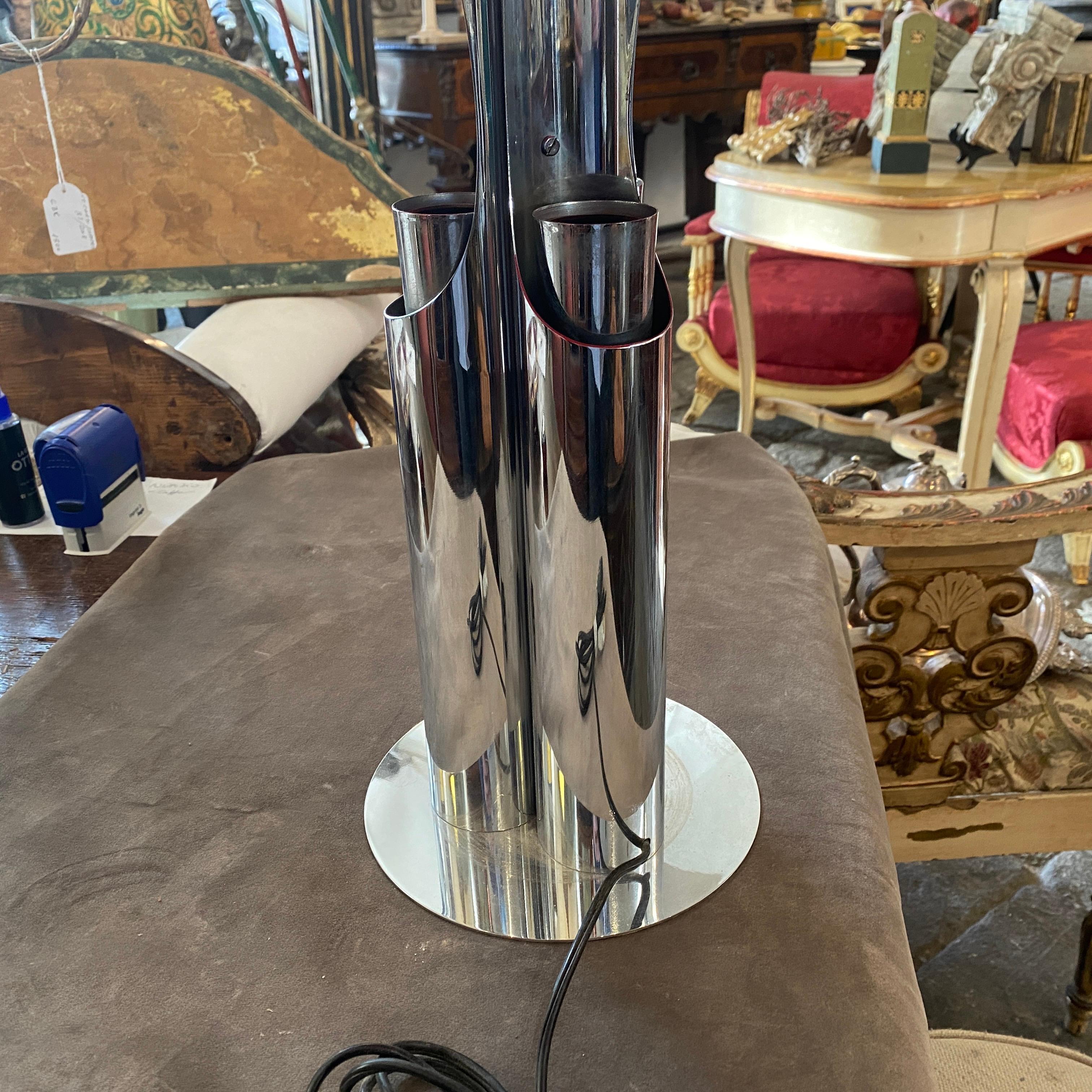 1970s Chromed Metal and Red Acrylic Space Age Italian Table Lamp For Sale 2