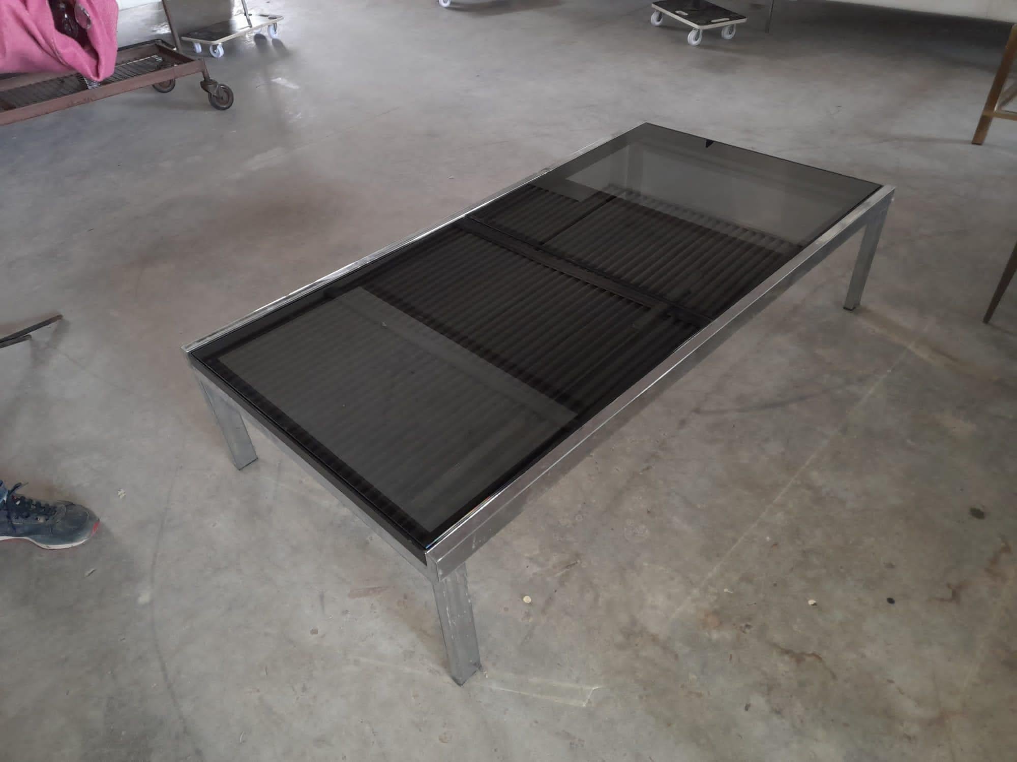 20th Century 1970s Chromed steel Smoked Glass Extendable Coffee Table Attributed to Knoll For Sale