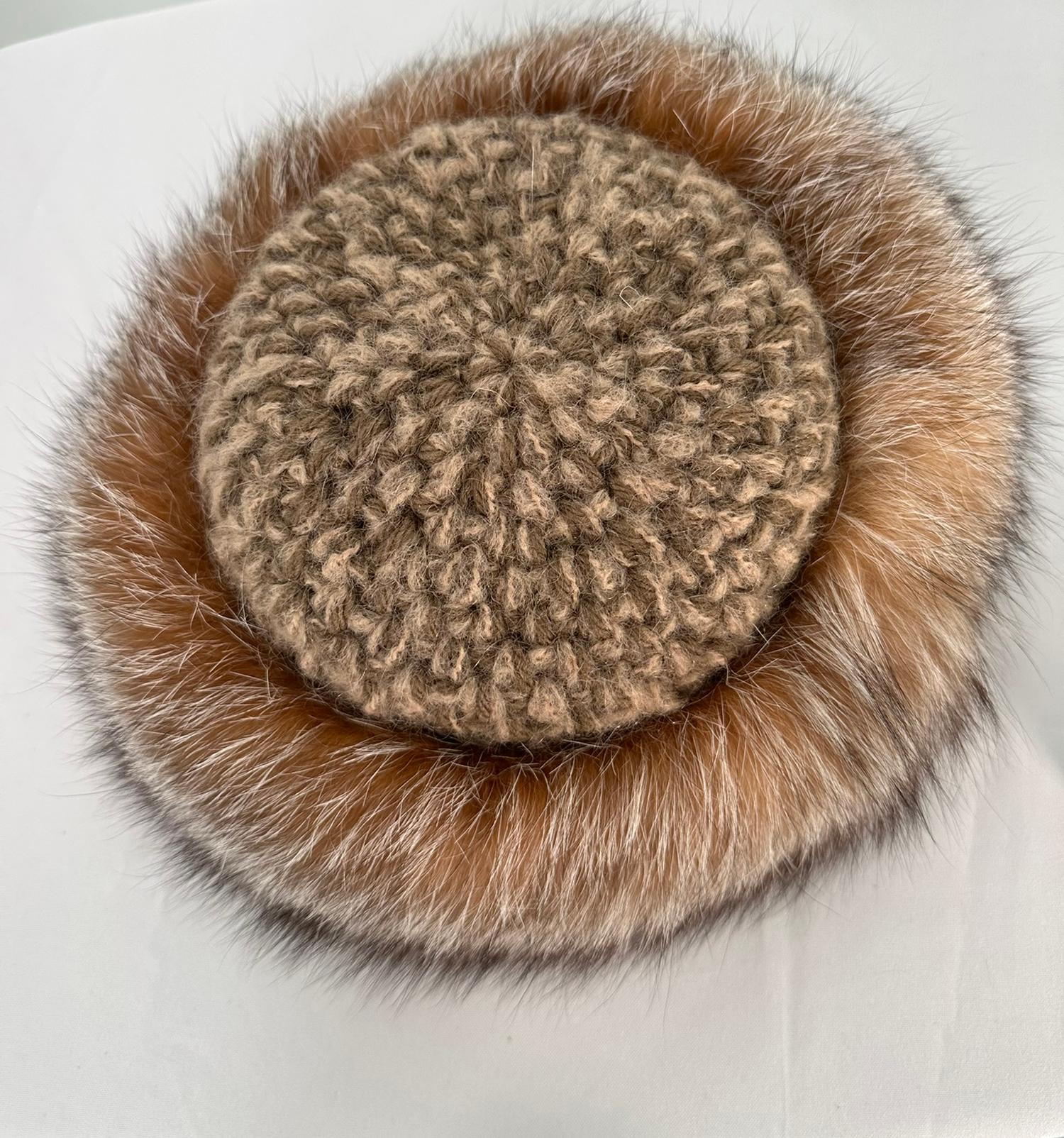 1970s Chunky Wool Knit Hat with Fox Fur trim 5