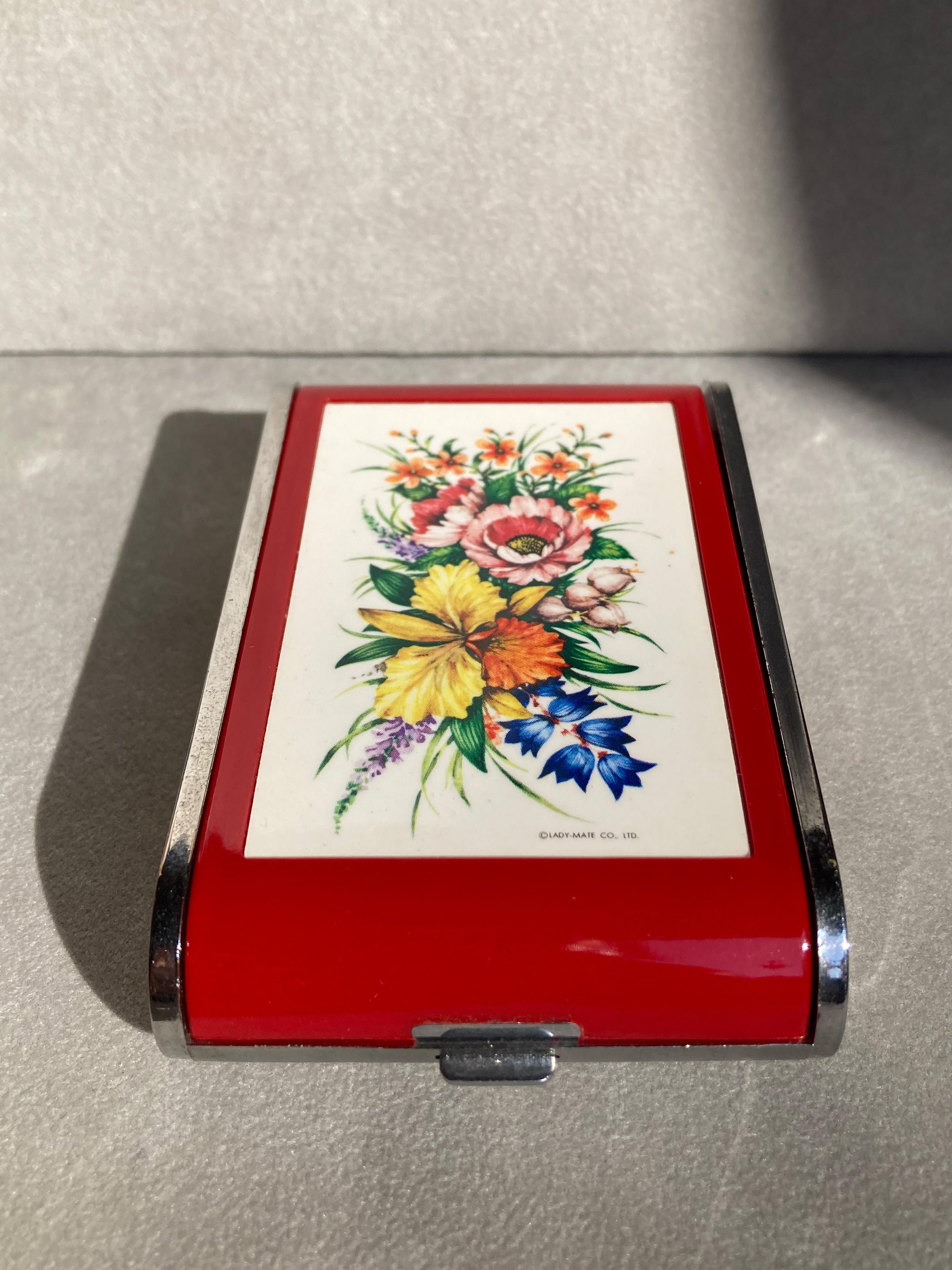 1970s Cigarette Case Musical Powder Compact Japan Clockwork Carillon Beauty Box In Good Condition In Rome, IT
