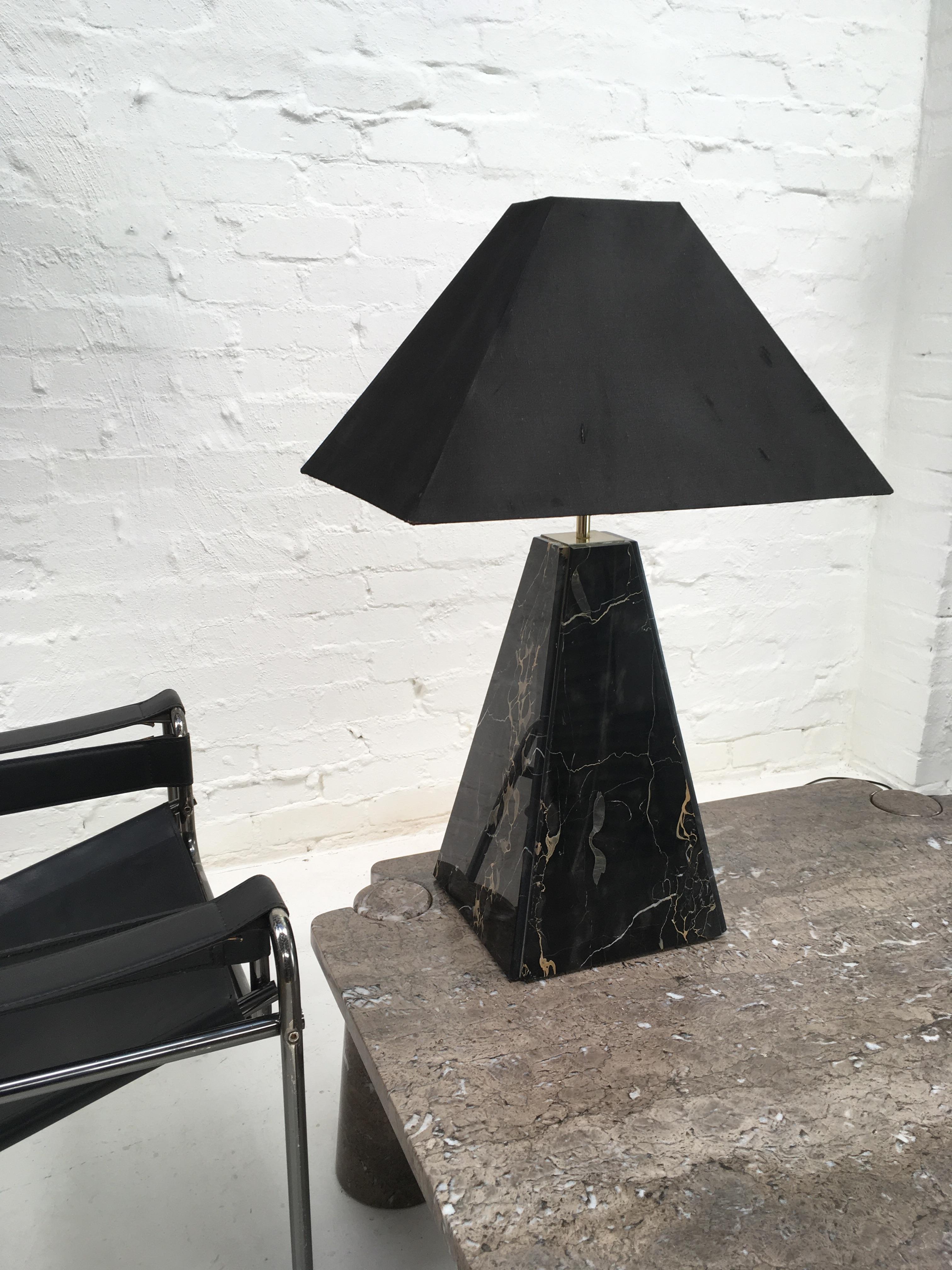 Italian 1970s Belgian Camille Breesch Portoro Nero Marble Obelisk Lamps Pair For Sale
