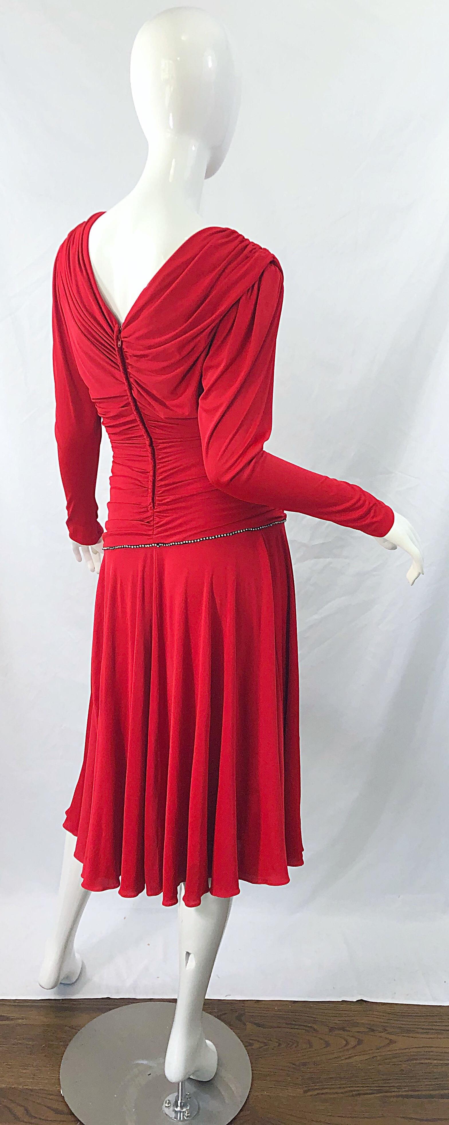 1970er Claraluna Original 70er Jahre Vintage Lippenstift Rot Strass Slinky Jersey Kleid im Zustand „Hervorragend“ im Angebot in San Diego, CA