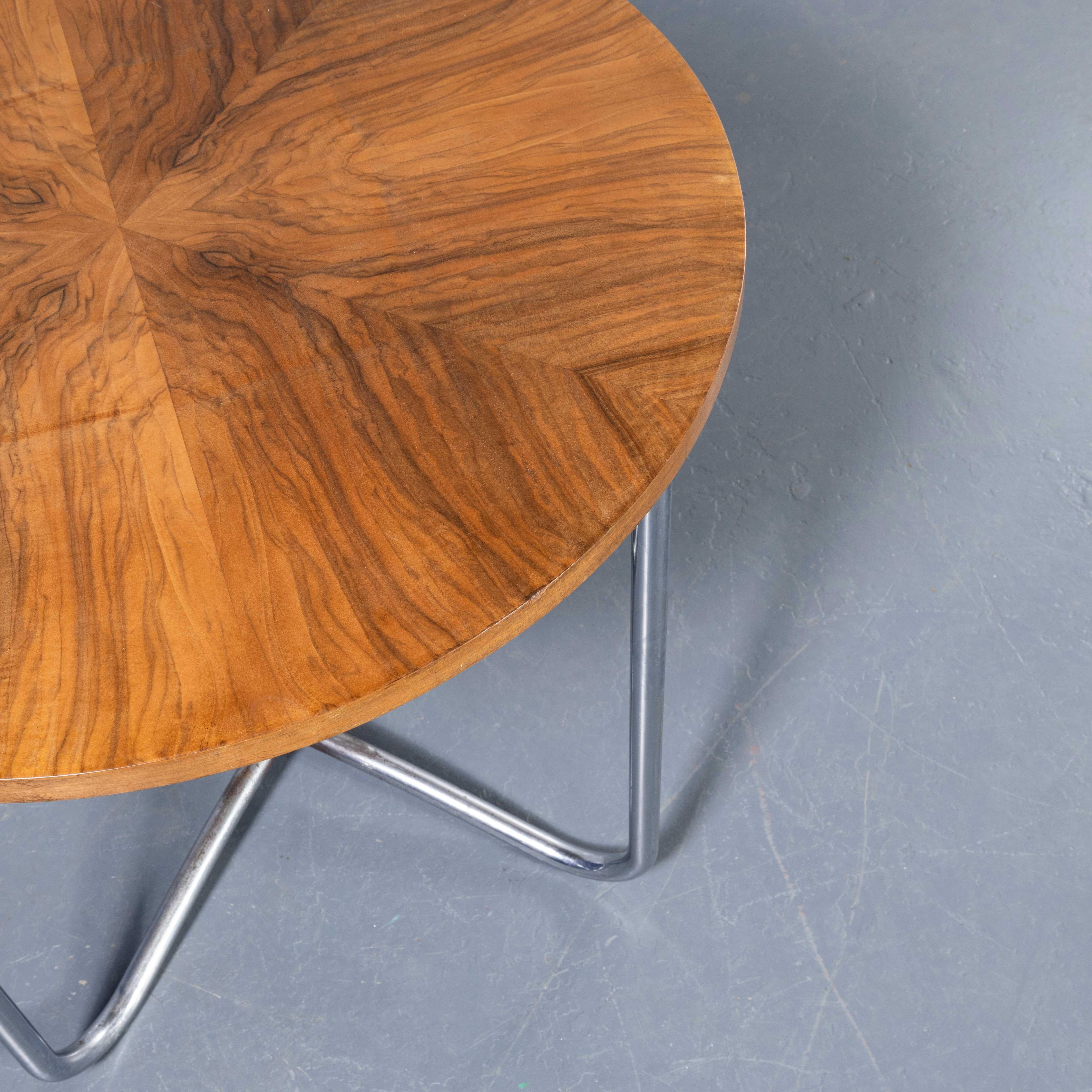 1970's Classic Mid Century Runder kleiner Beistelltisch - Tschechische Produktion im Angebot 4