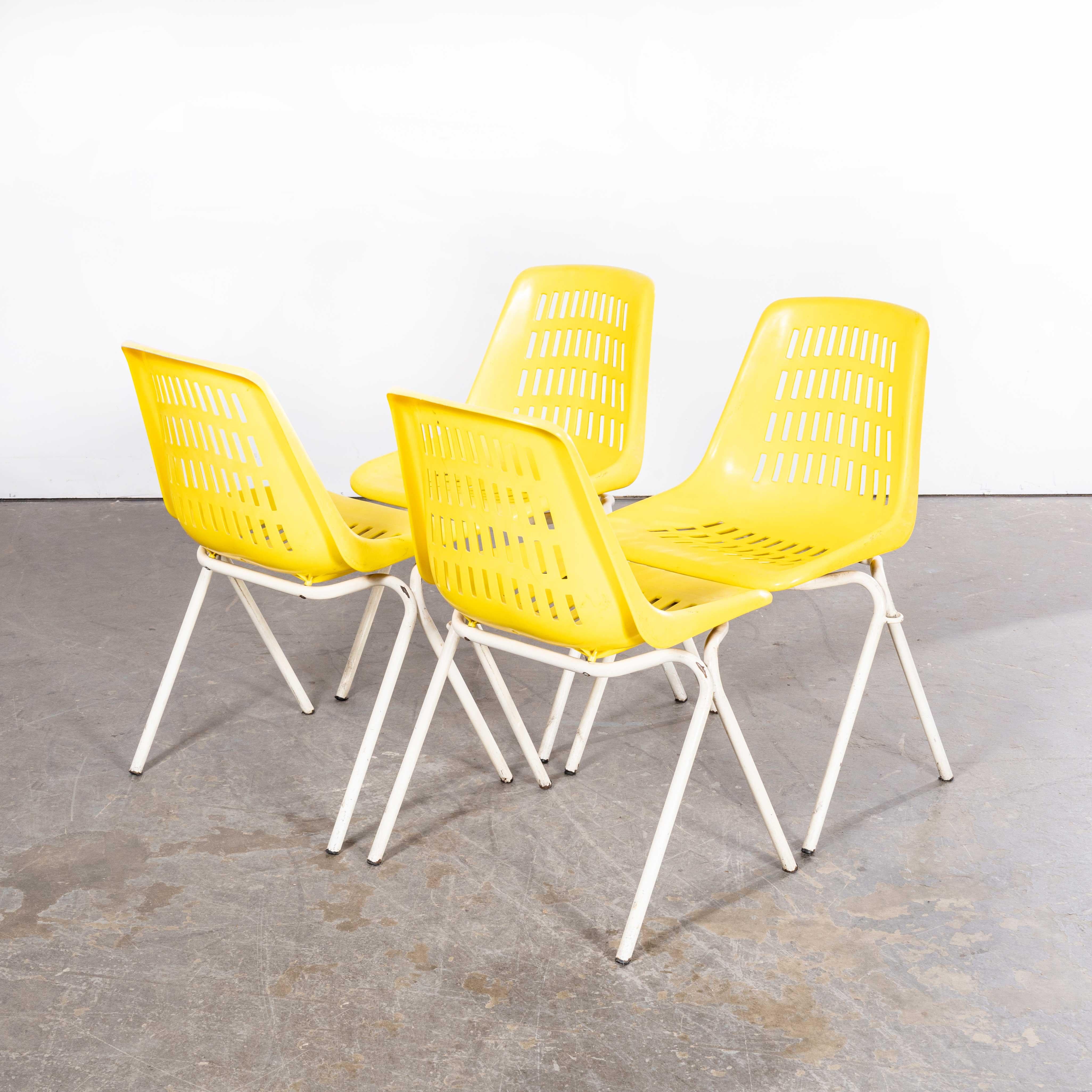 1970's Classic Yellow Stacking Italian Bar Dining Chairs - Set Of Four en vente 4
