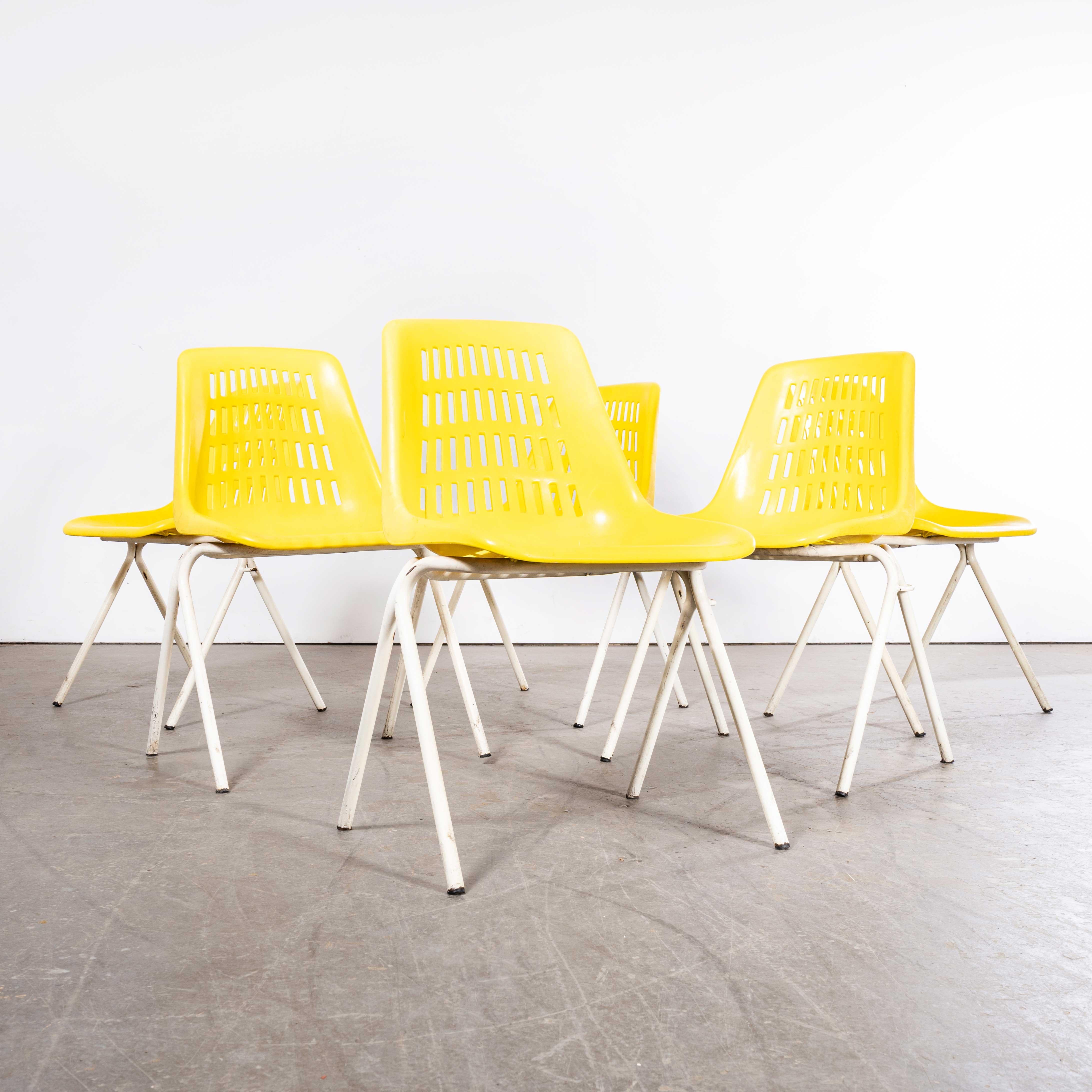 1970's Classic Yellow Stacking Italian Bar Dining Chairs - Set Of Six en vente 4