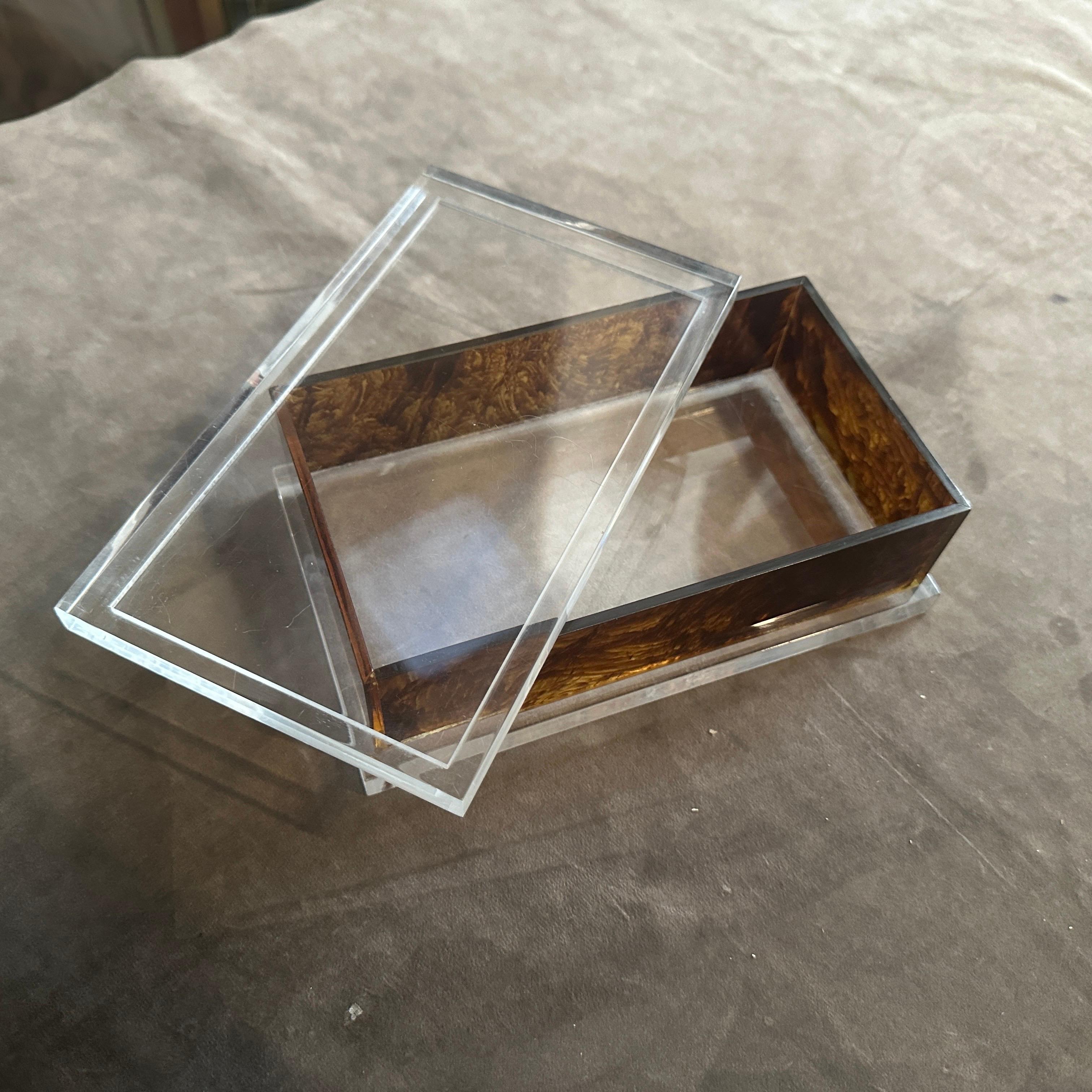 1970s Clear and Faux Tortoiseshell Lucite Vanity Box in the manner Of Dior Home in vendita 3