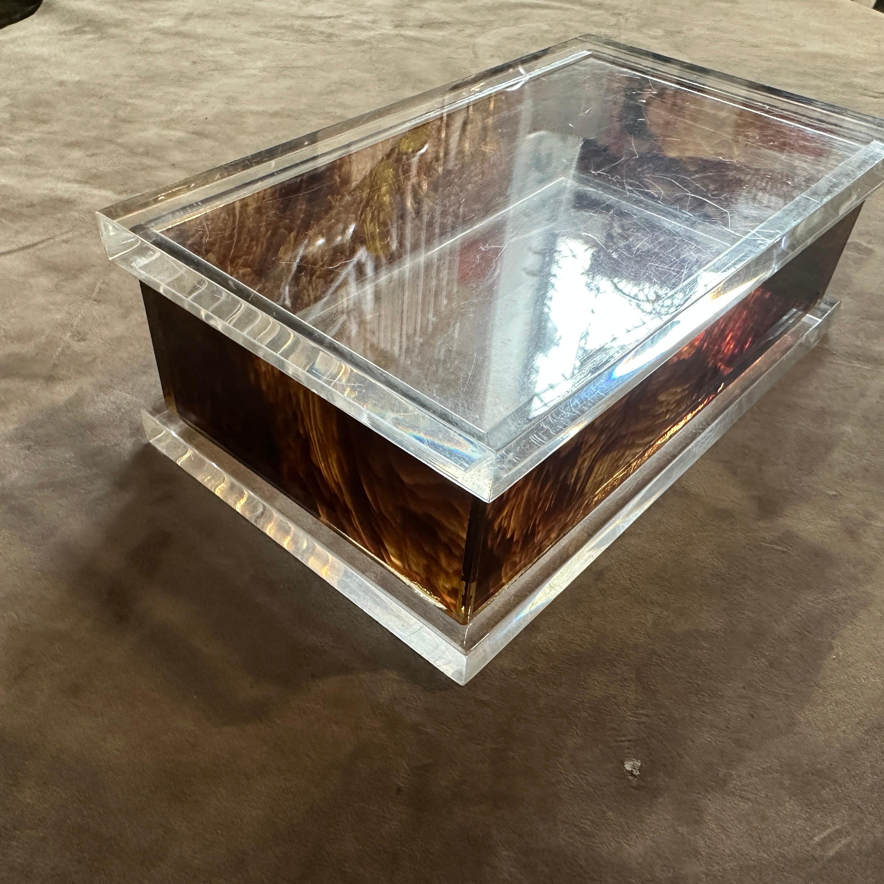 1970s Clear and Faux Tortoiseshell Lucite Vanity Box in the manner Of Dior Home in vendita 4
