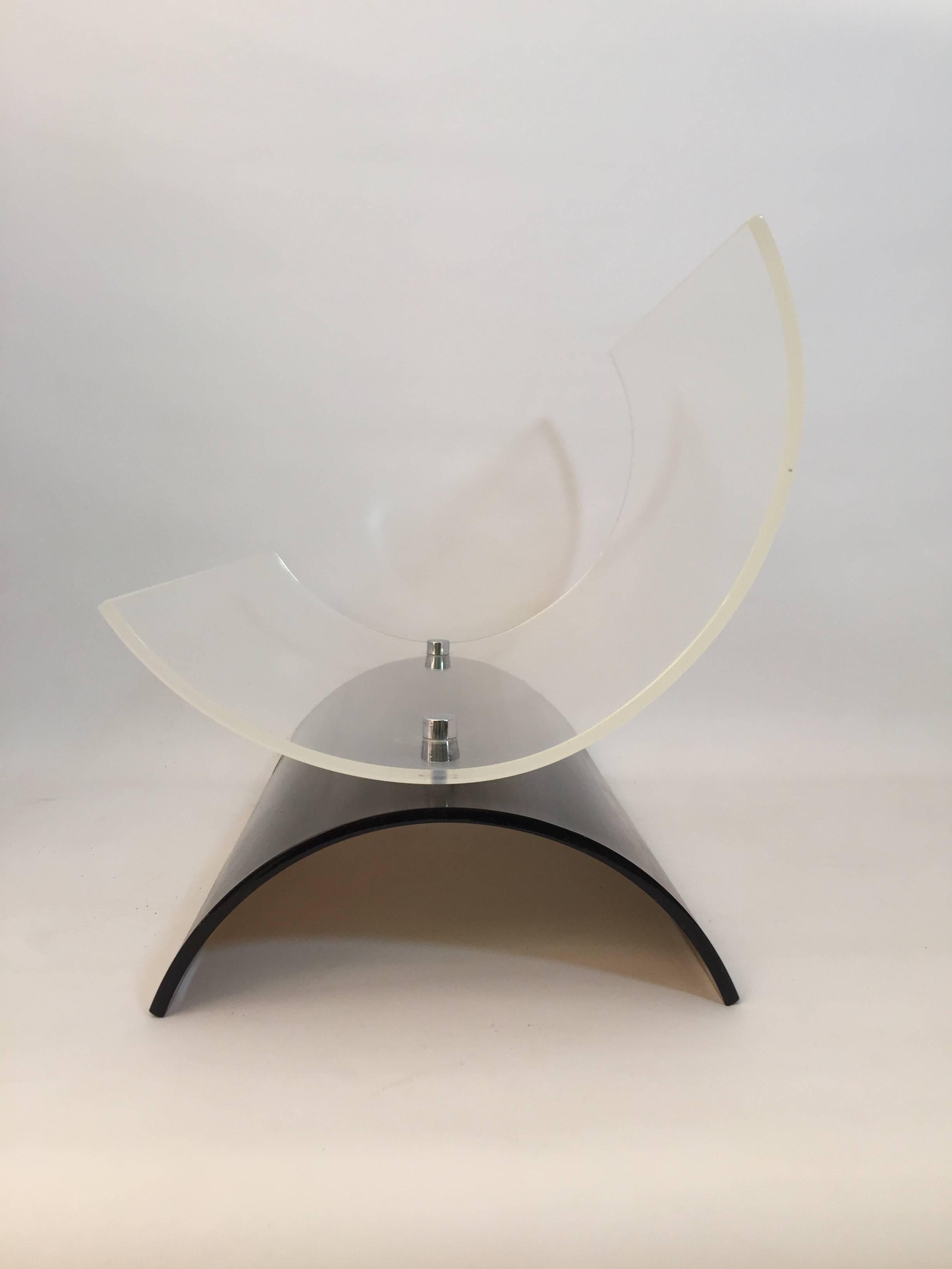 1970s Clear and Smoked Lucite Media Stand In Good Condition In Garnerville, NY